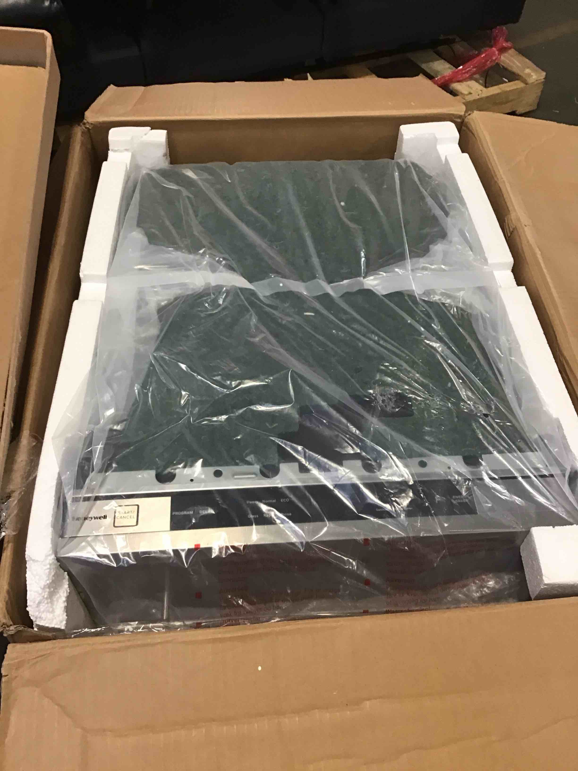https://s3.amazonaws.com/lotting-images-prod/bidfta/GRA1477698_1733429485440.jpeg