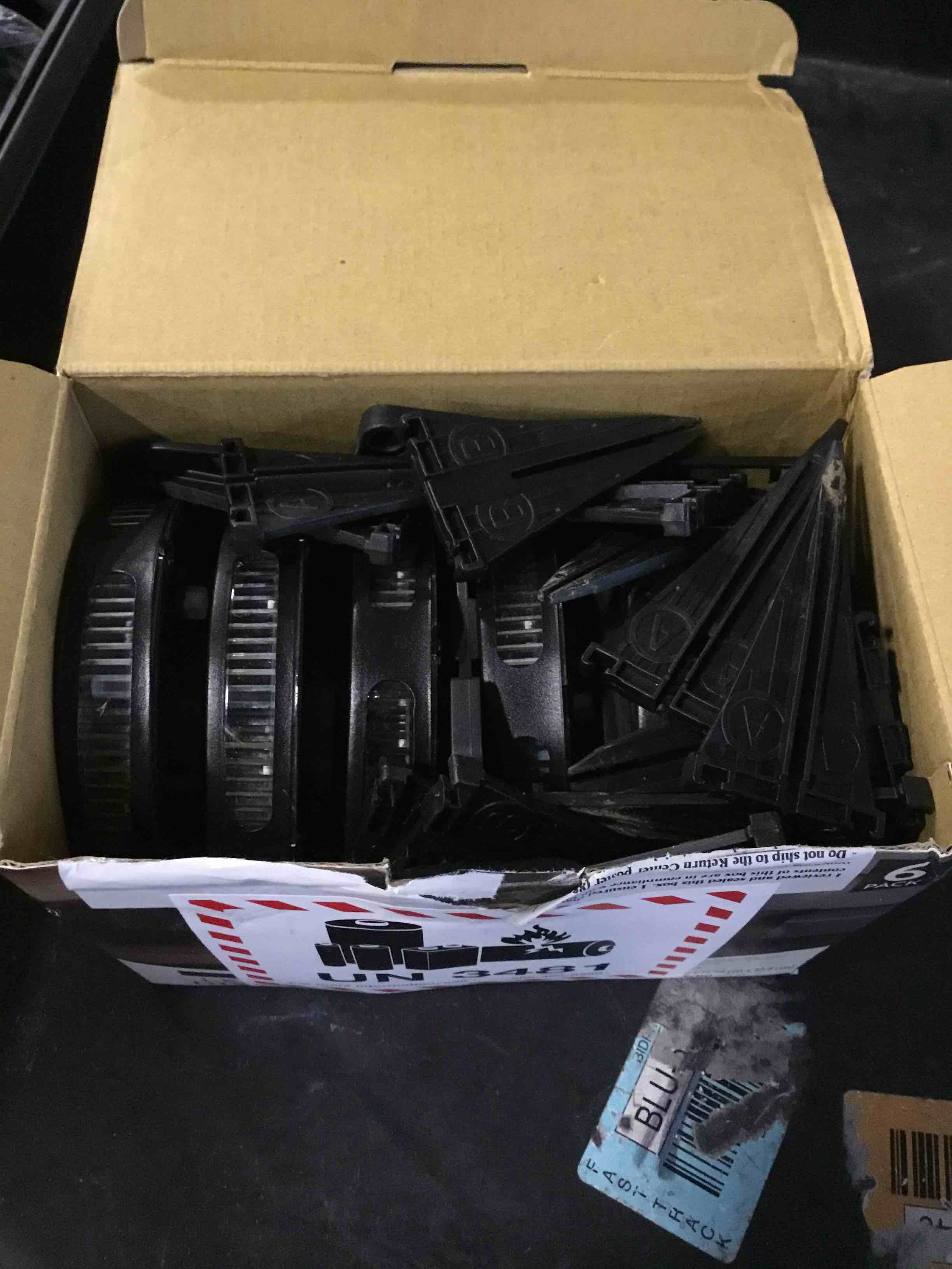 https://s3.amazonaws.com/lotting-images-prod/bidfta/GRA1479545_1752670149891.jpeg