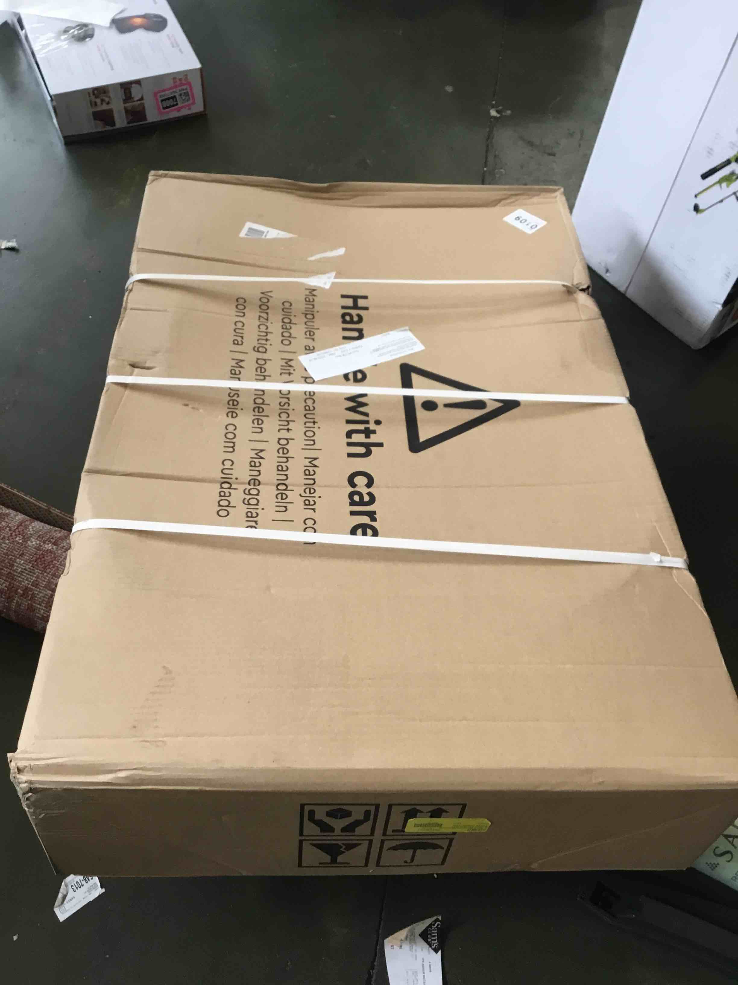 https://s3.amazonaws.com/lotting-images-prod/bidfta/GRA1479618_1752696261092.jpeg