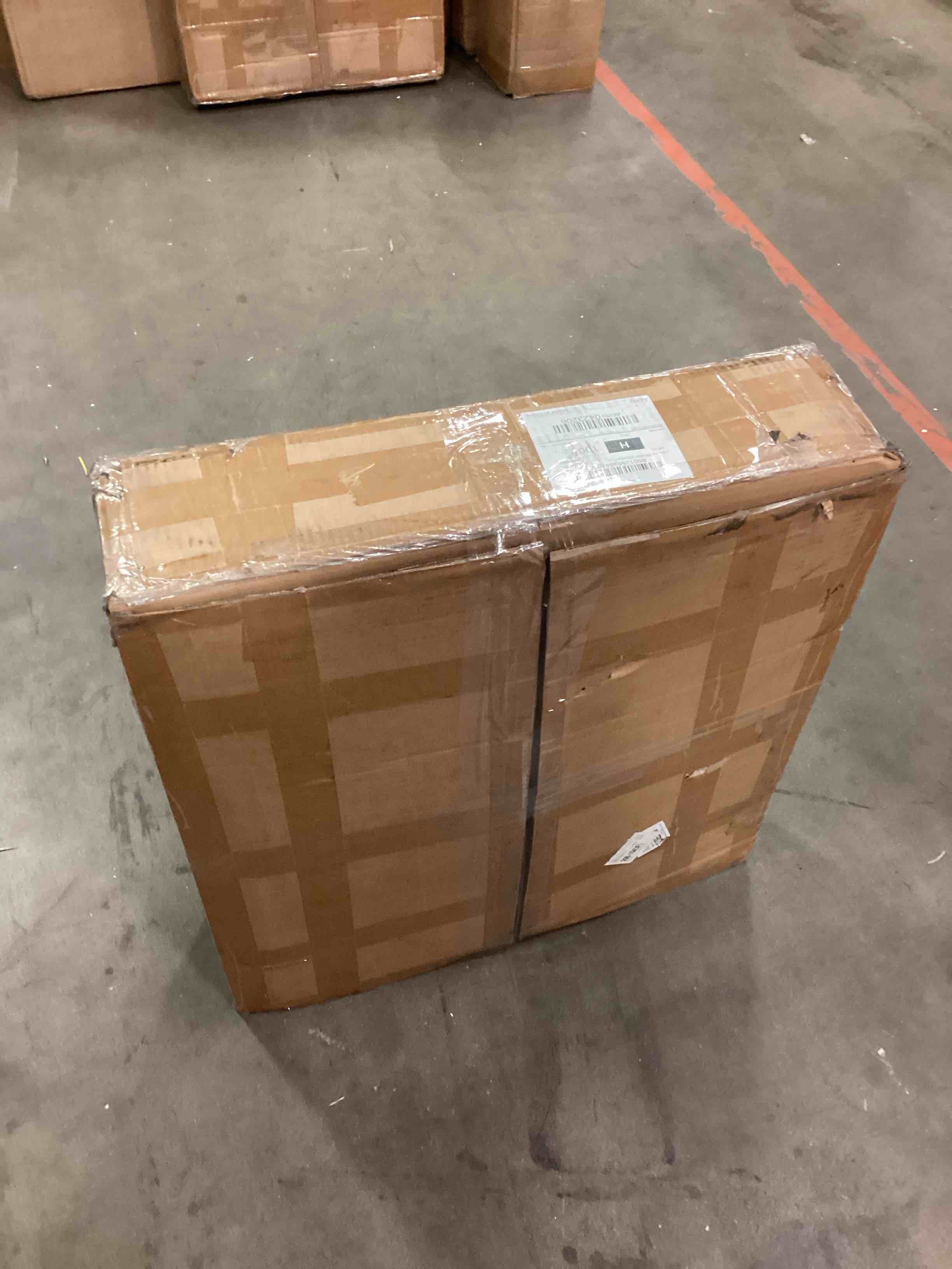 https://s3.amazonaws.com/lotting-images-prod/bidfta/GRA1504326_1750098137962.jpeg