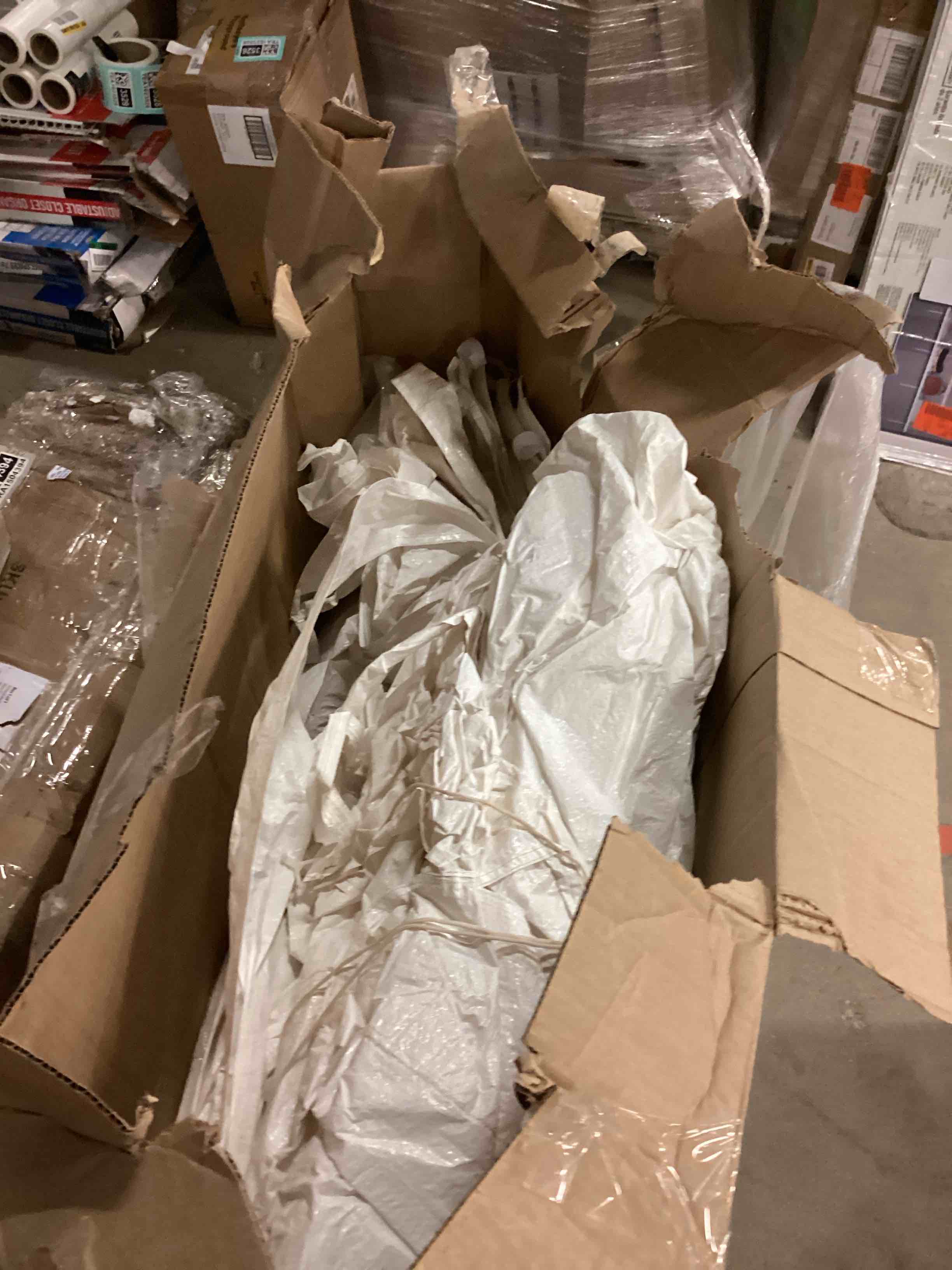 https://s3.amazonaws.com/lotting-images-prod/bidfta/GRA1504375_1750262342584.jpeg