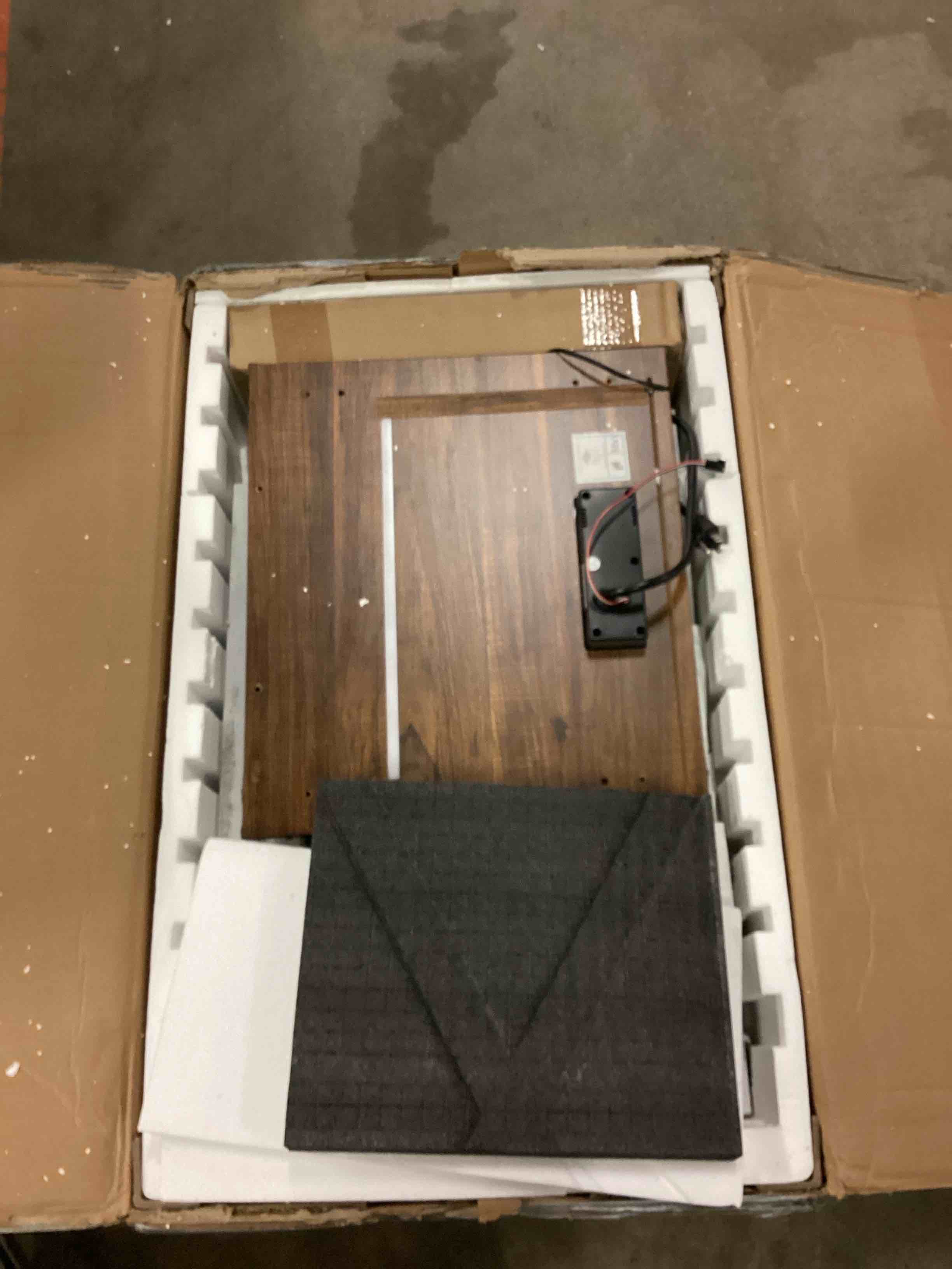 https://s3.amazonaws.com/lotting-images-prod/bidfta/GRA1504540_1750516986916.jpeg