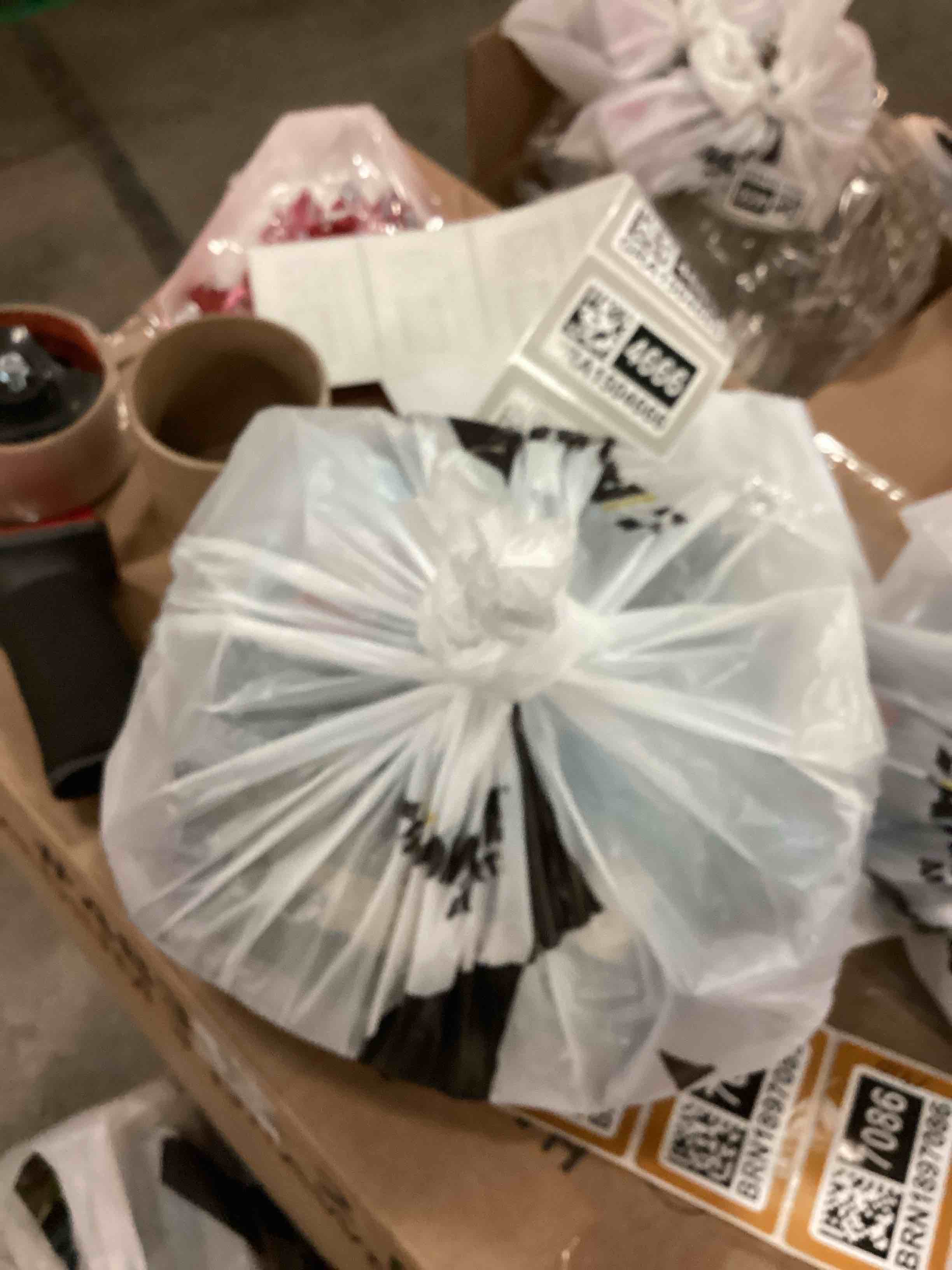 https://s3.amazonaws.com/lotting-images-prod/bidfta/GRA1504671_1750706206597.jpeg
