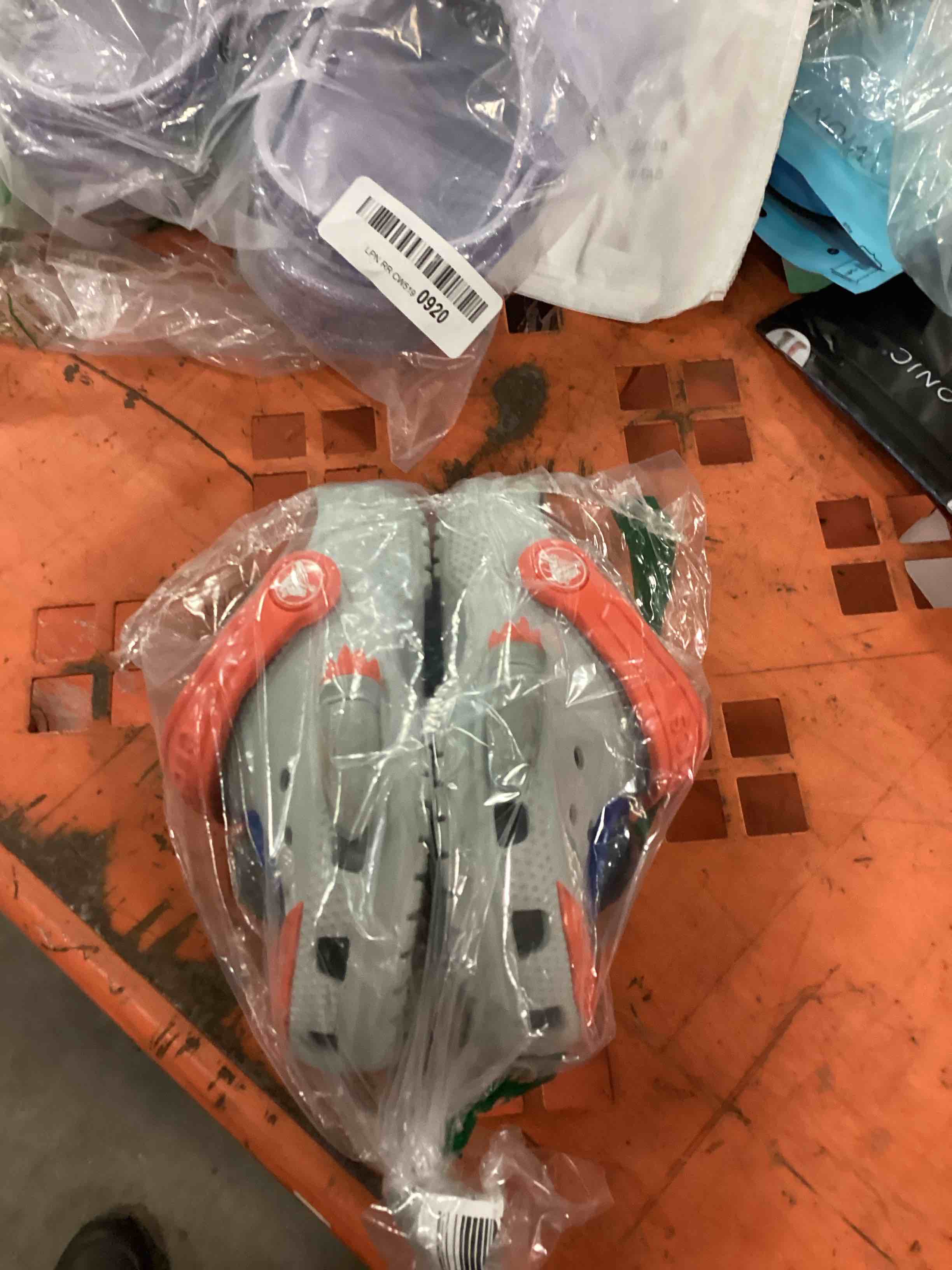 https://s3.amazonaws.com/lotting-images-prod/bidfta/GRA1504695_1750779624667.jpeg