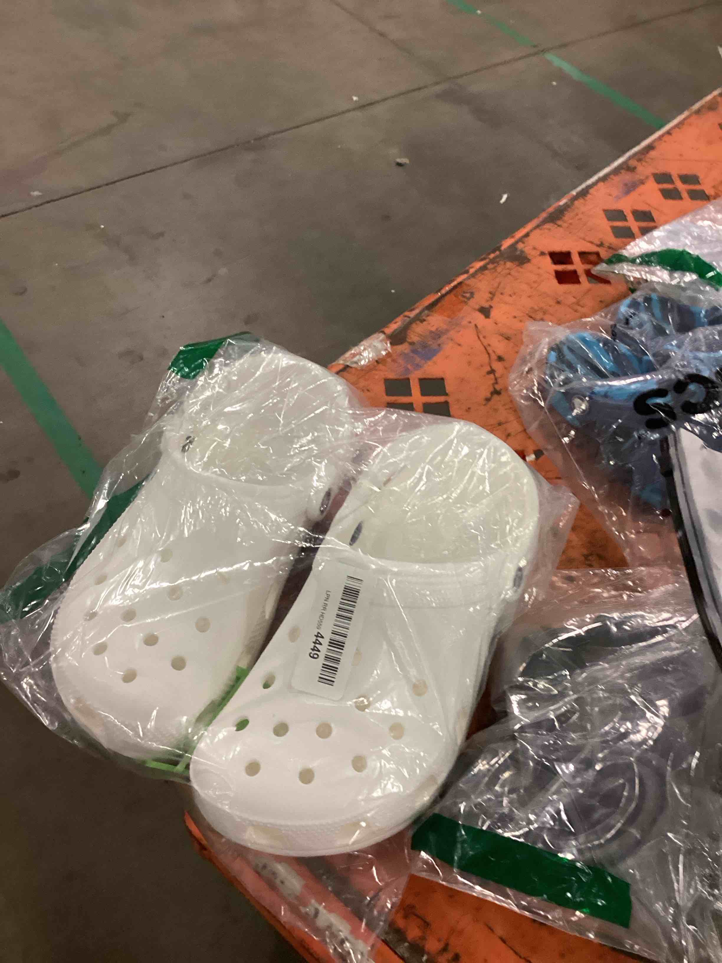 https://s3.amazonaws.com/lotting-images-prod/bidfta/GRA1504741_1750862229145.jpeg