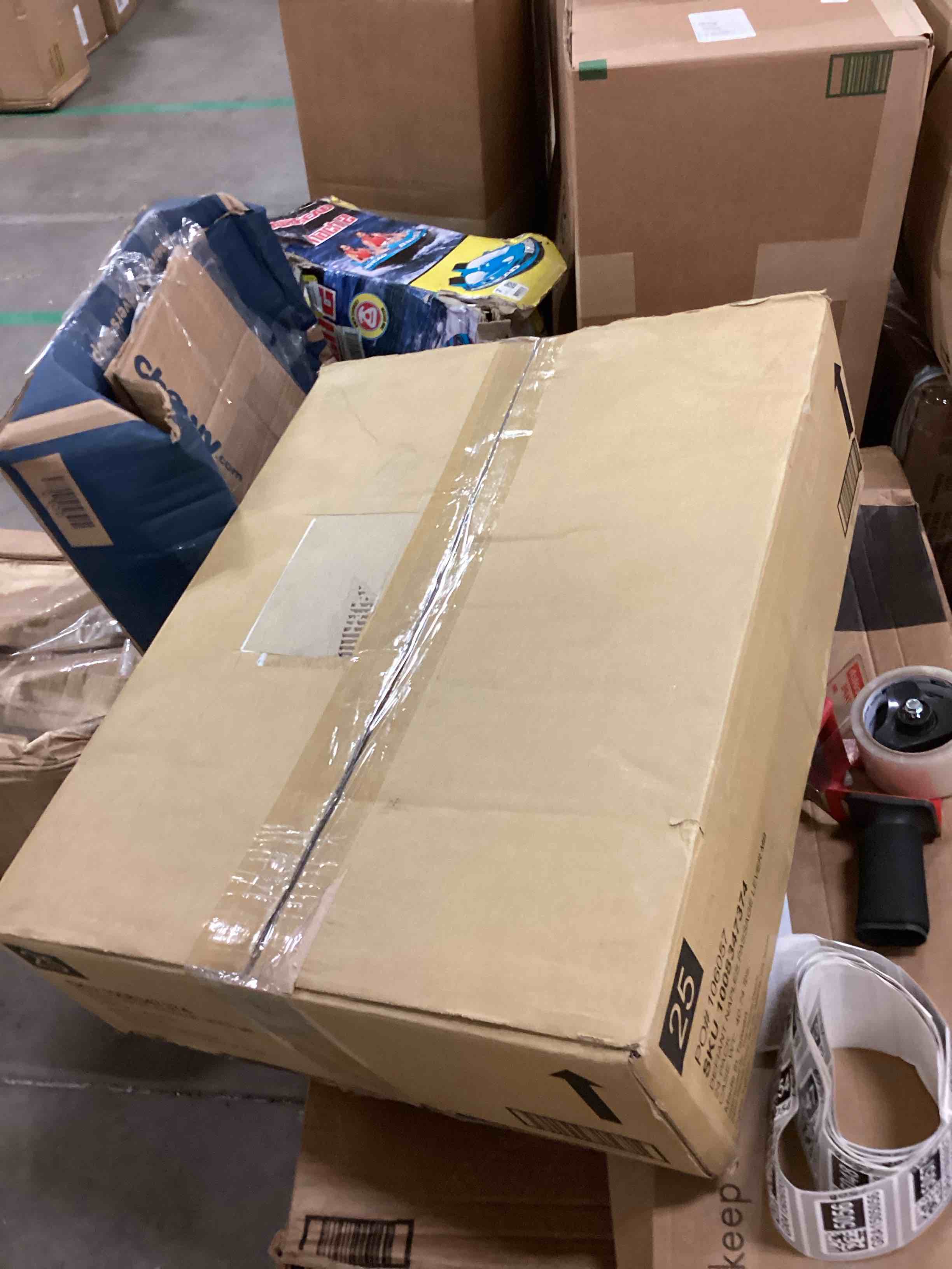 https://s3.amazonaws.com/lotting-images-prod/bidfta/GRA1504992_1751558516882.jpeg
