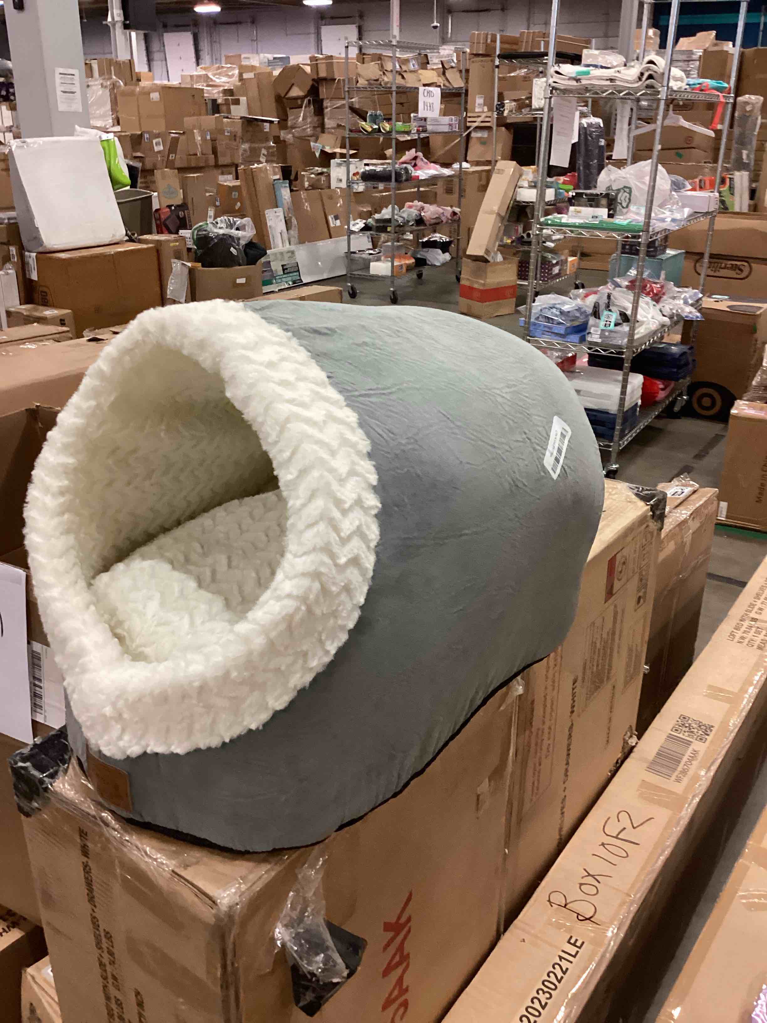 https://s3.amazonaws.com/lotting-images-prod/bidfta/GRA1505092_1751641876697.jpeg