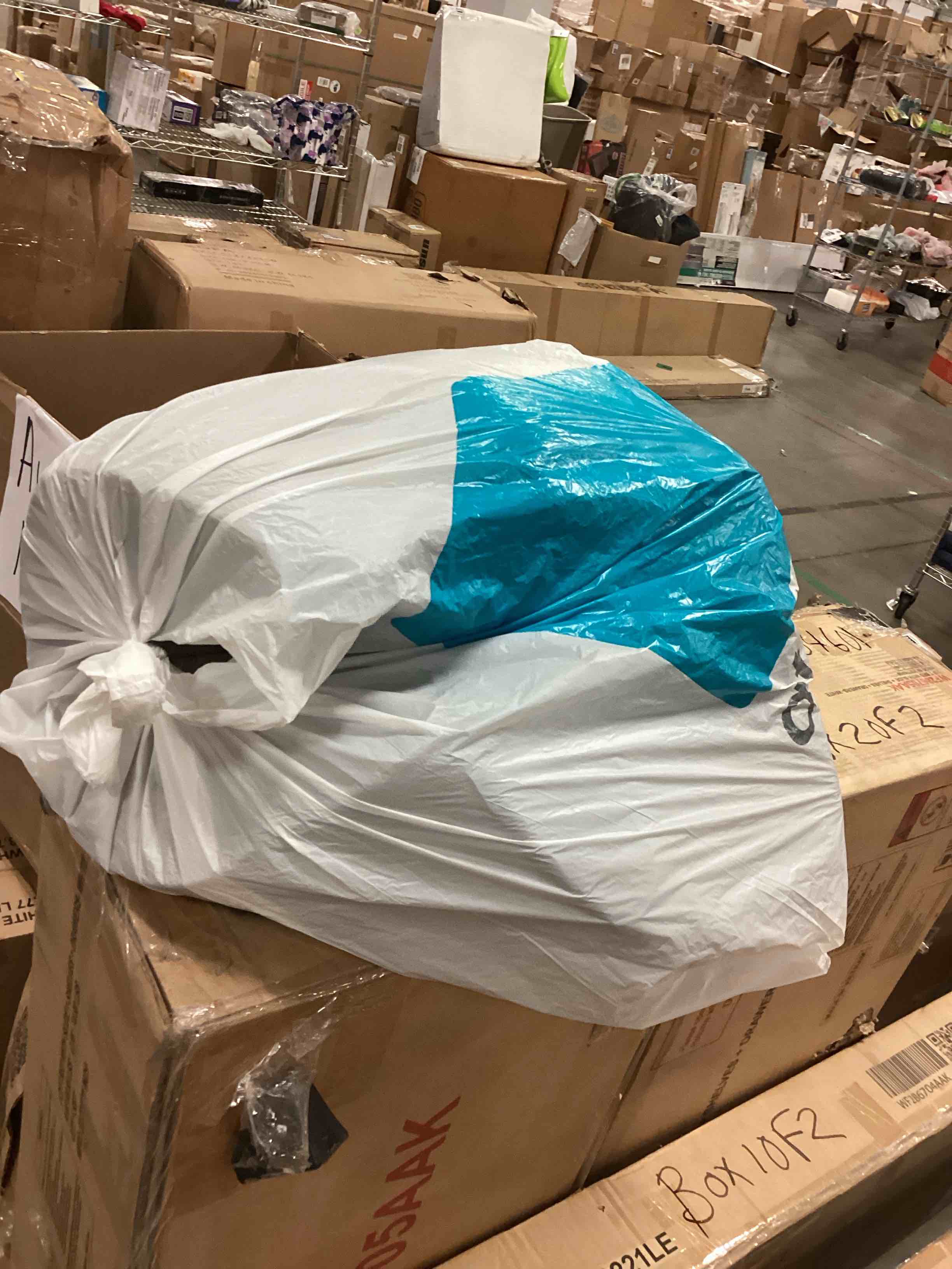 https://s3.amazonaws.com/lotting-images-prod/bidfta/GRA1505092_1751641957437.jpeg