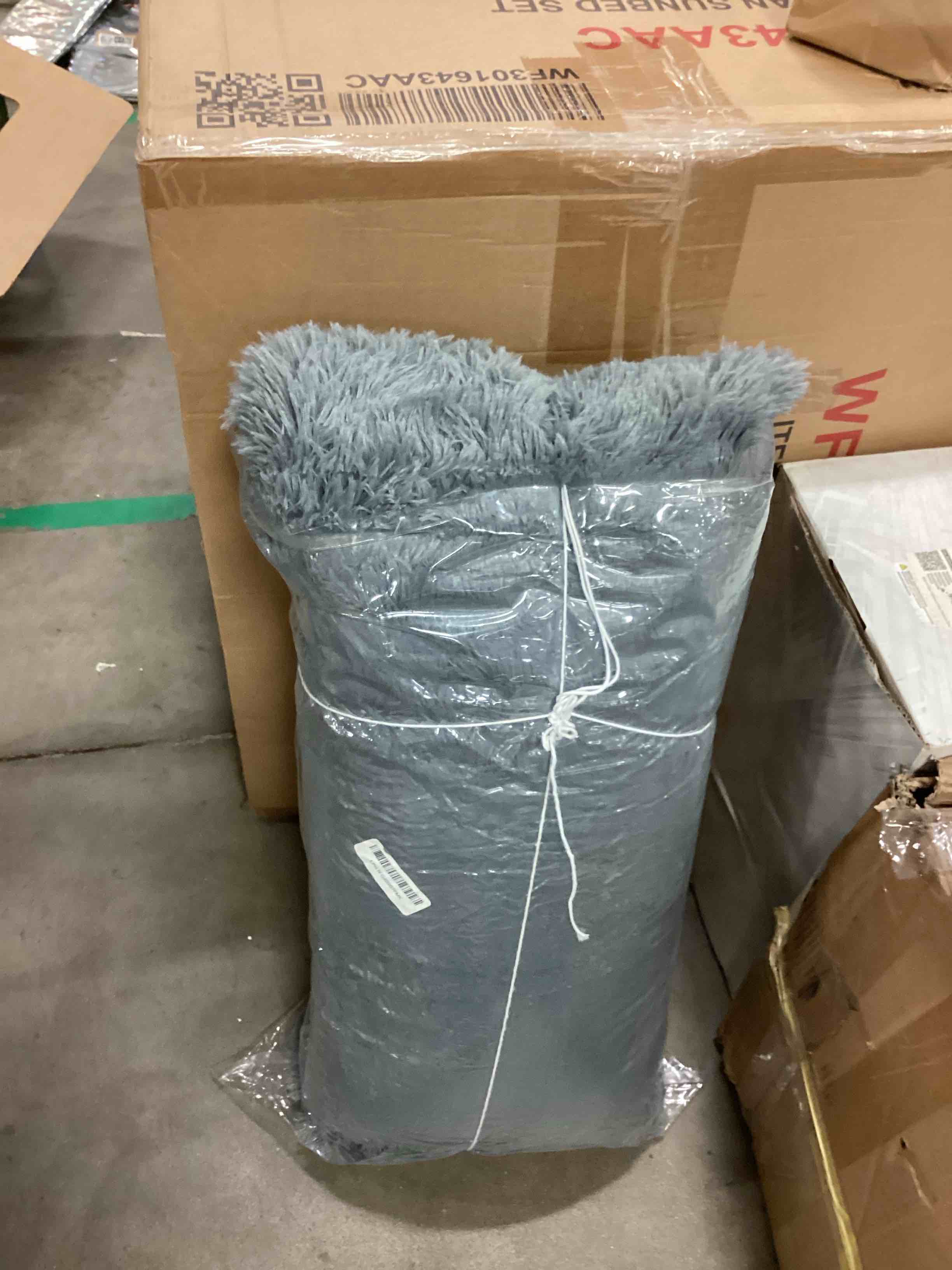 https://s3.amazonaws.com/lotting-images-prod/bidfta/GRA1505095_1751641337217.jpeg