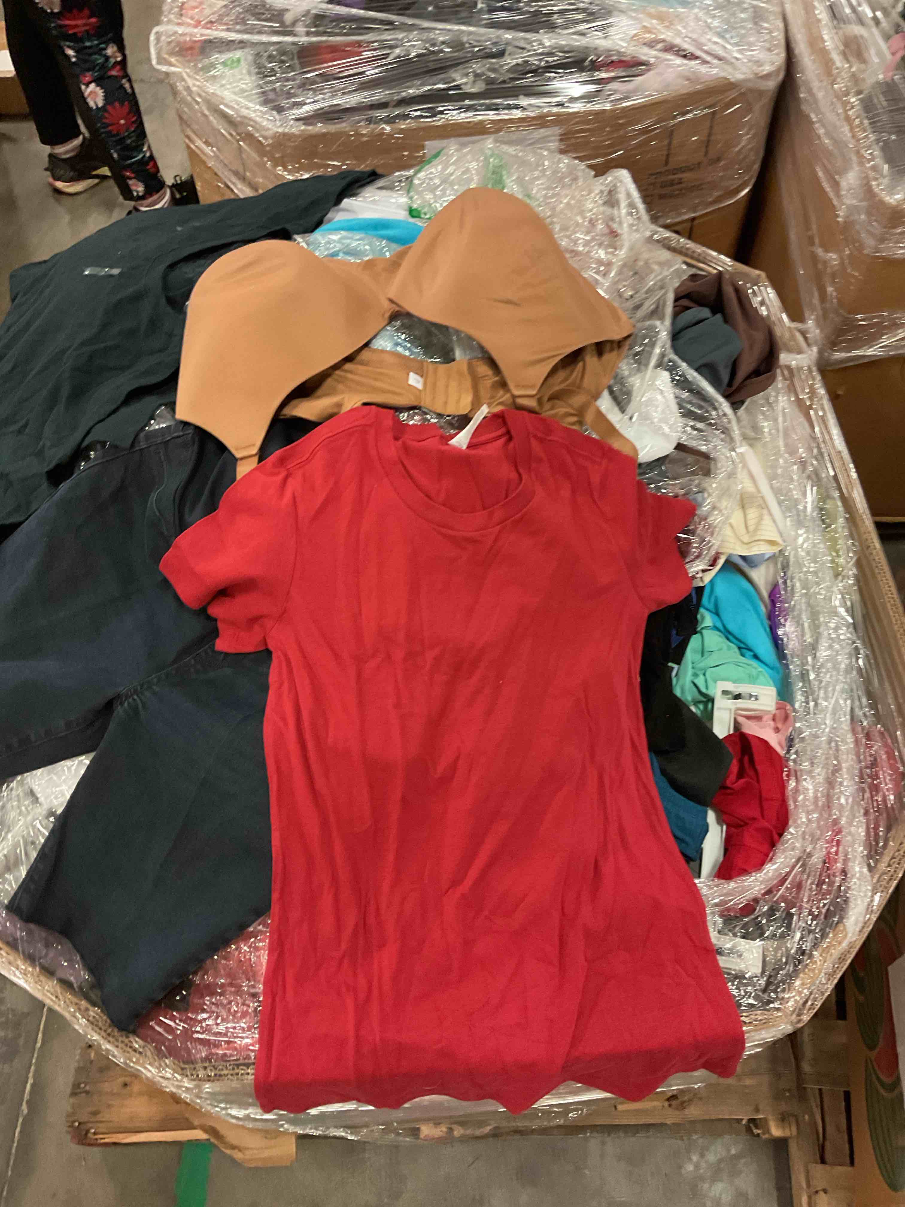 Assorted Size And Style Brand New Clothing, ( you bid per piece, First Come First Server, Bidder choose own pieces ) 
