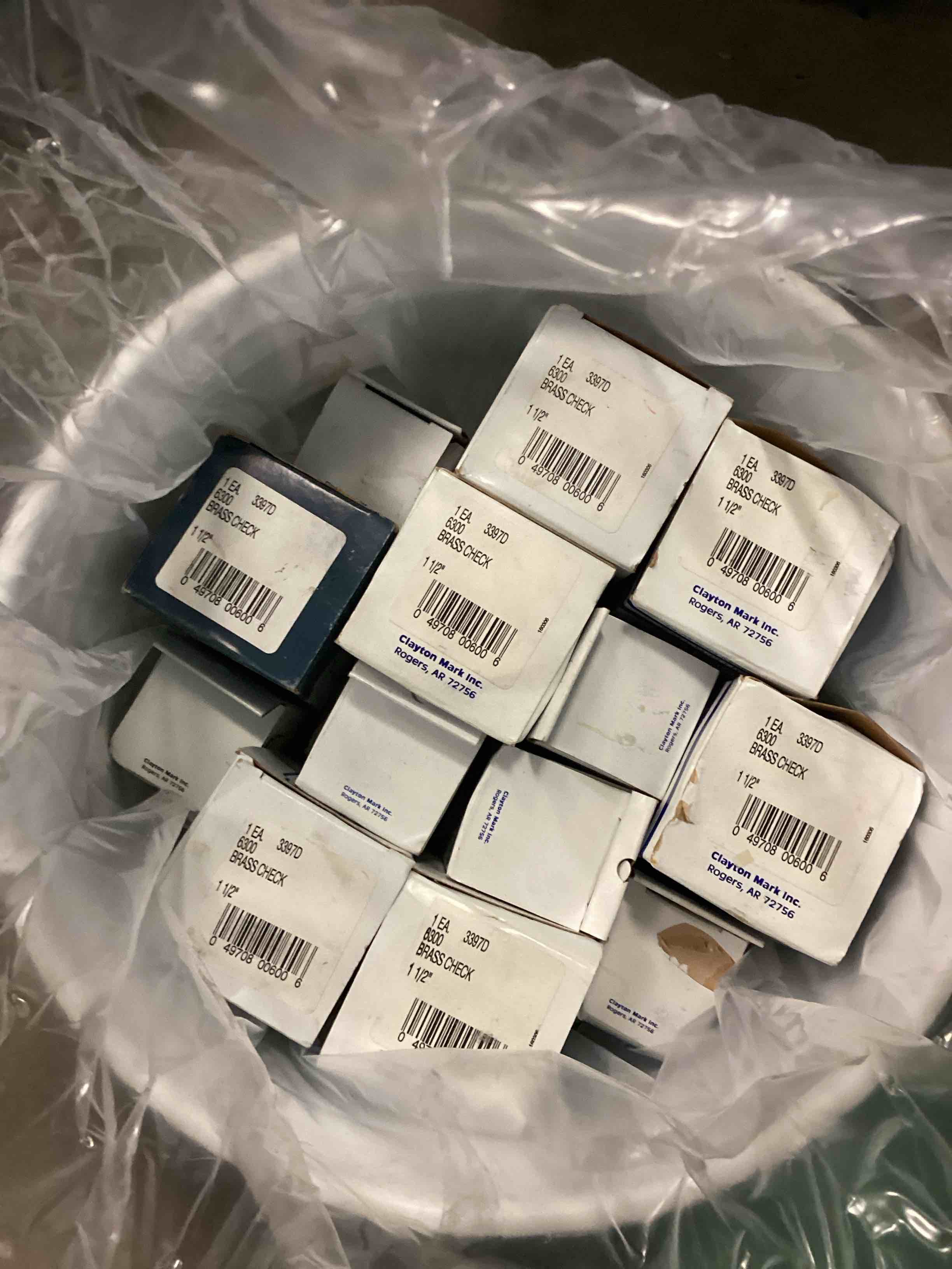 https://s3.amazonaws.com/lotting-images-prod/bidfta/GRA1505546_1754404890340.jpeg