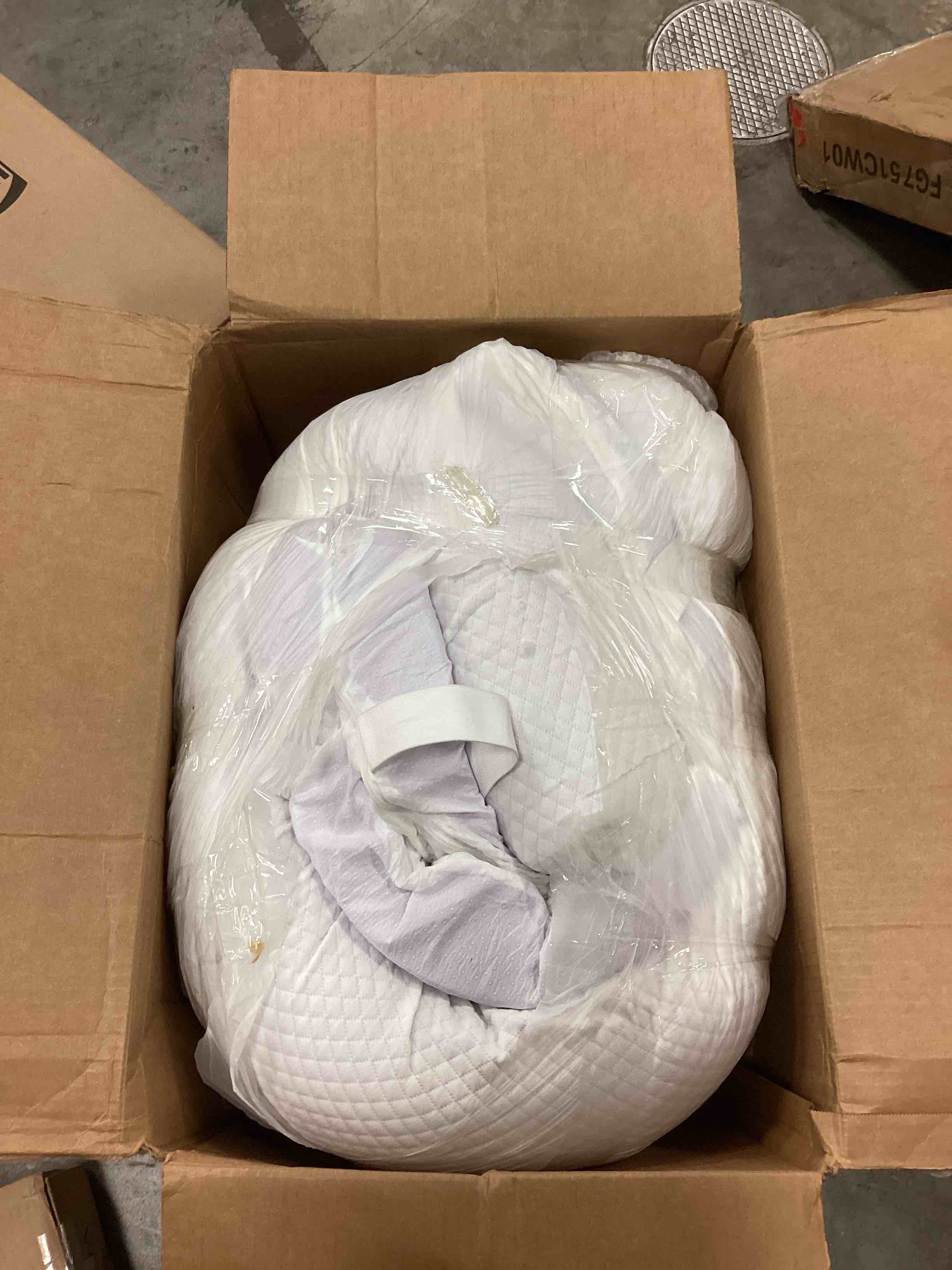 https://s3.amazonaws.com/lotting-images-prod/bidfta/GRA1505667_1754667528900.jpeg