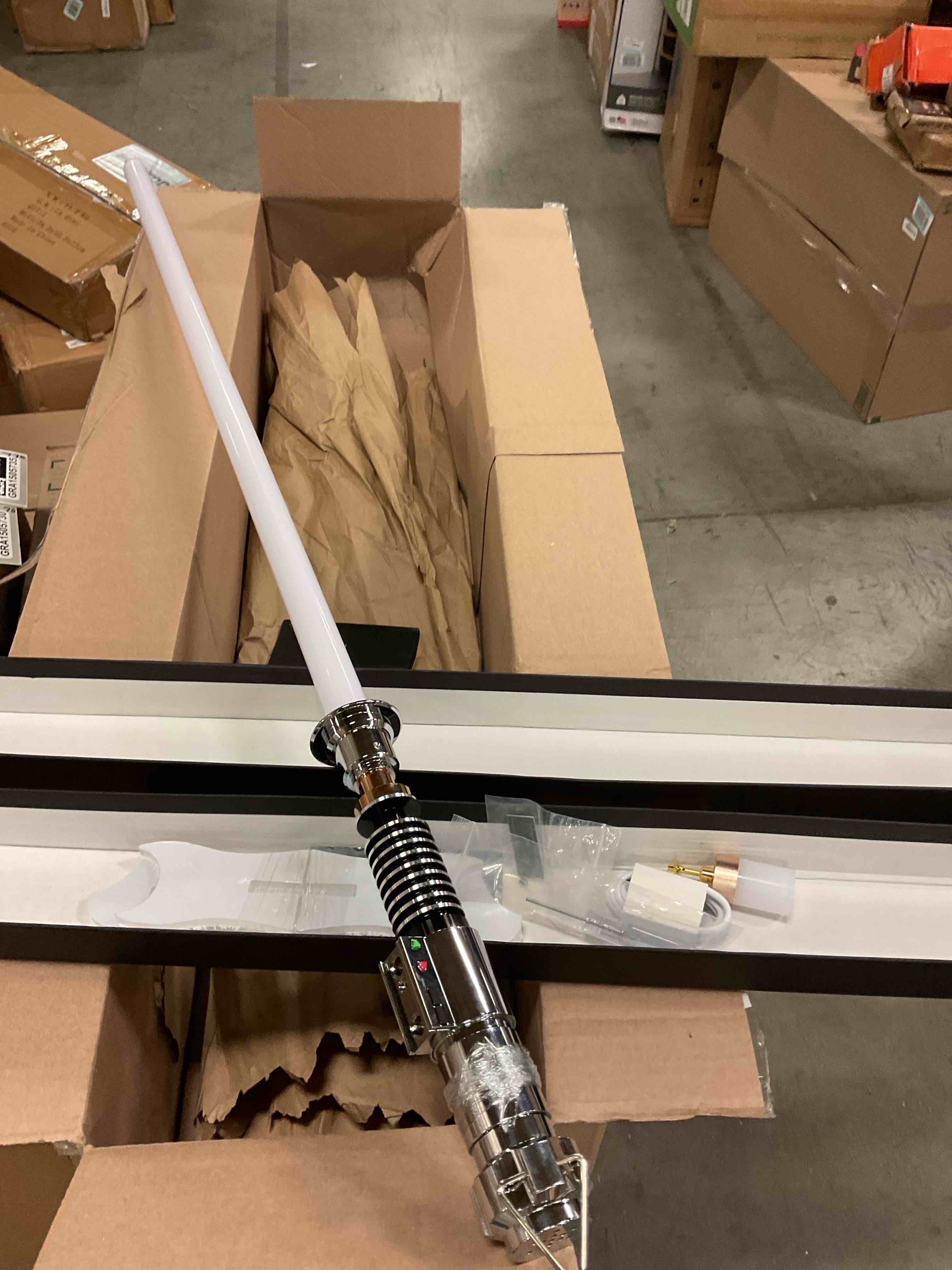 https://s3.amazonaws.com/lotting-images-prod/bidfta/GRA1505727_1754922027795.jpeg