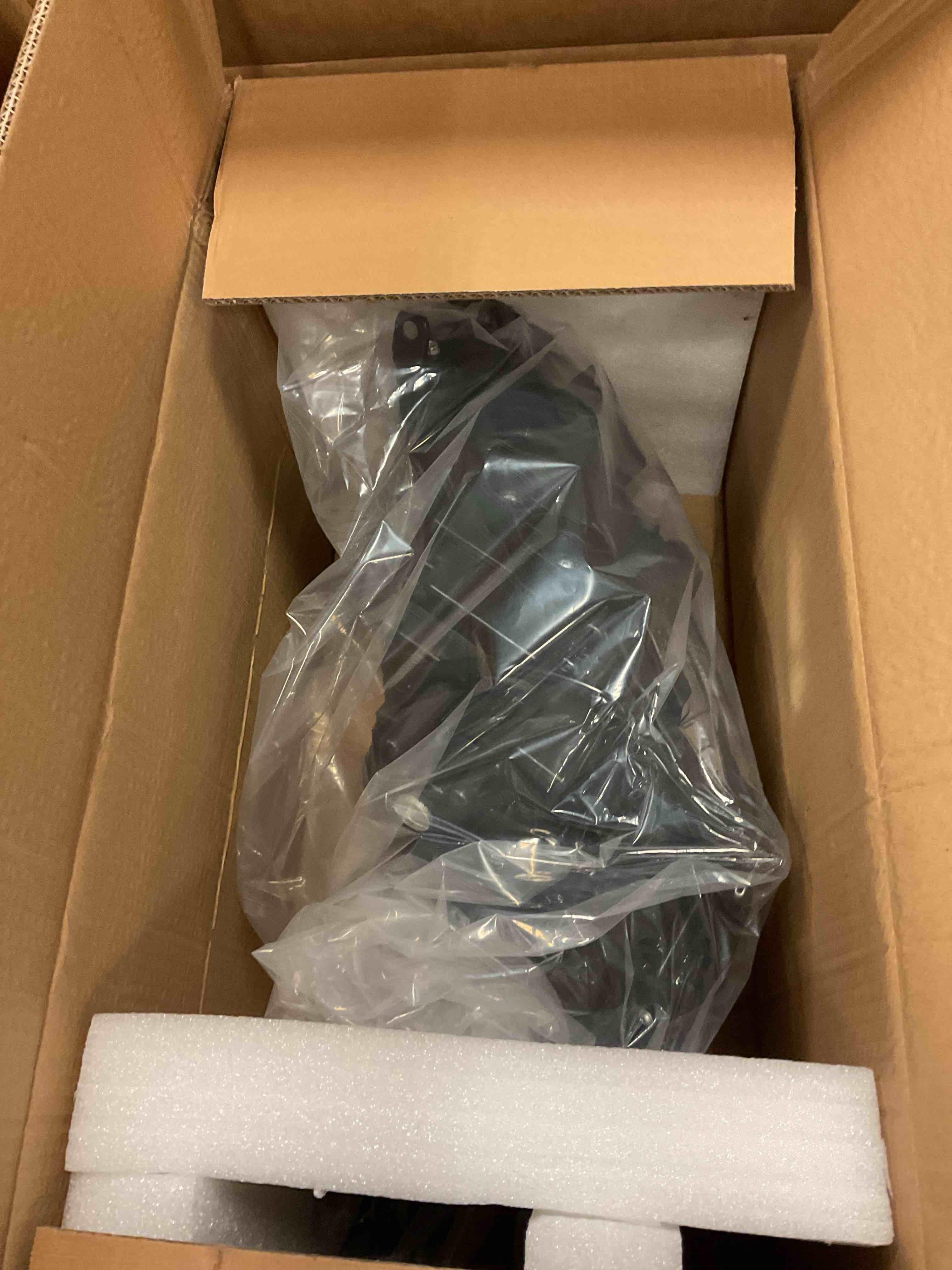 https://s3.amazonaws.com/lotting-images-prod/bidfta/GRA1505740_1754925683575.jpeg