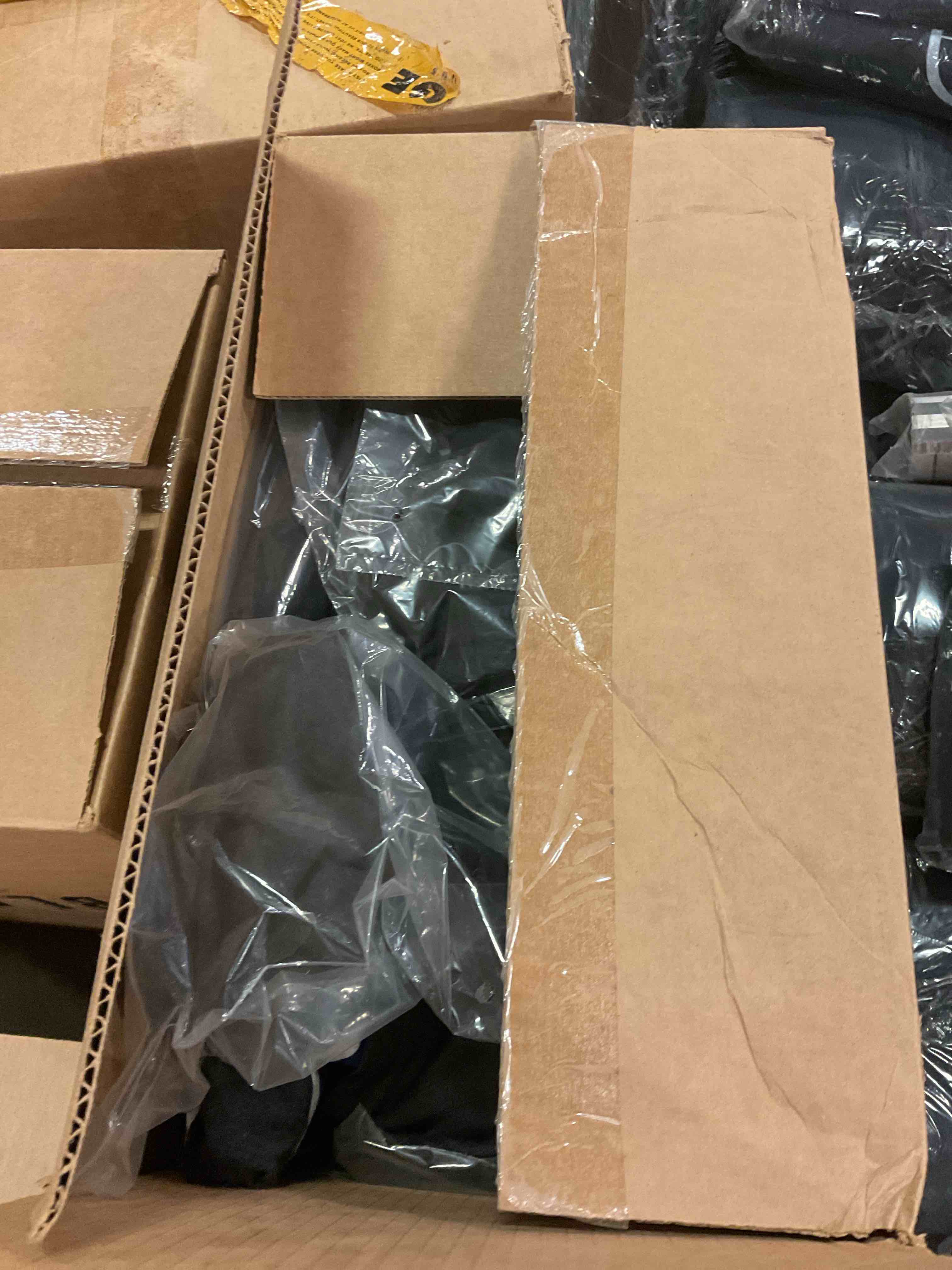 https://s3.amazonaws.com/lotting-images-prod/bidfta/GRA1506219_1755635643887.jpeg