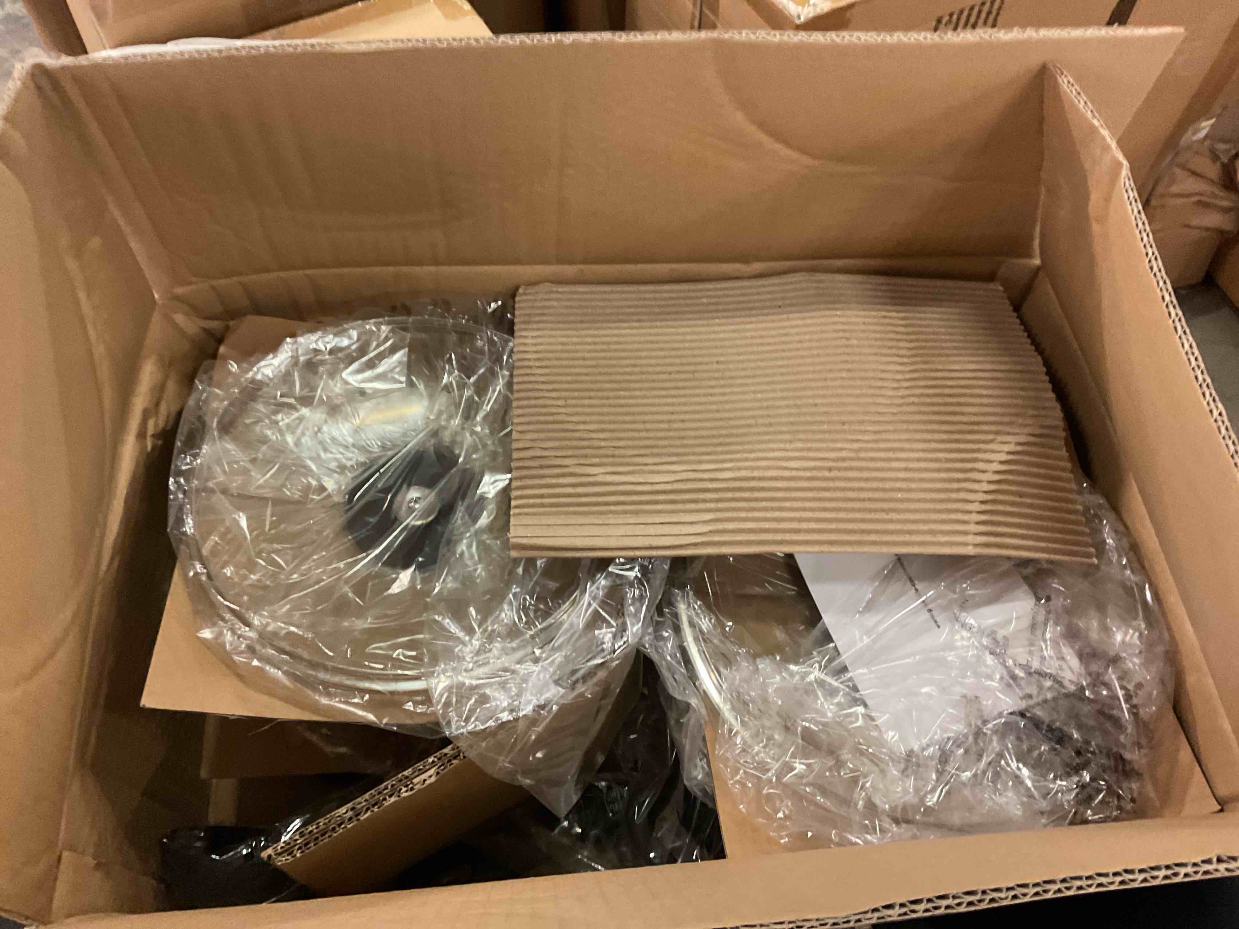 https://s3.amazonaws.com/lotting-images-prod/bidfta/GRA1506423_1756233984494.jpeg