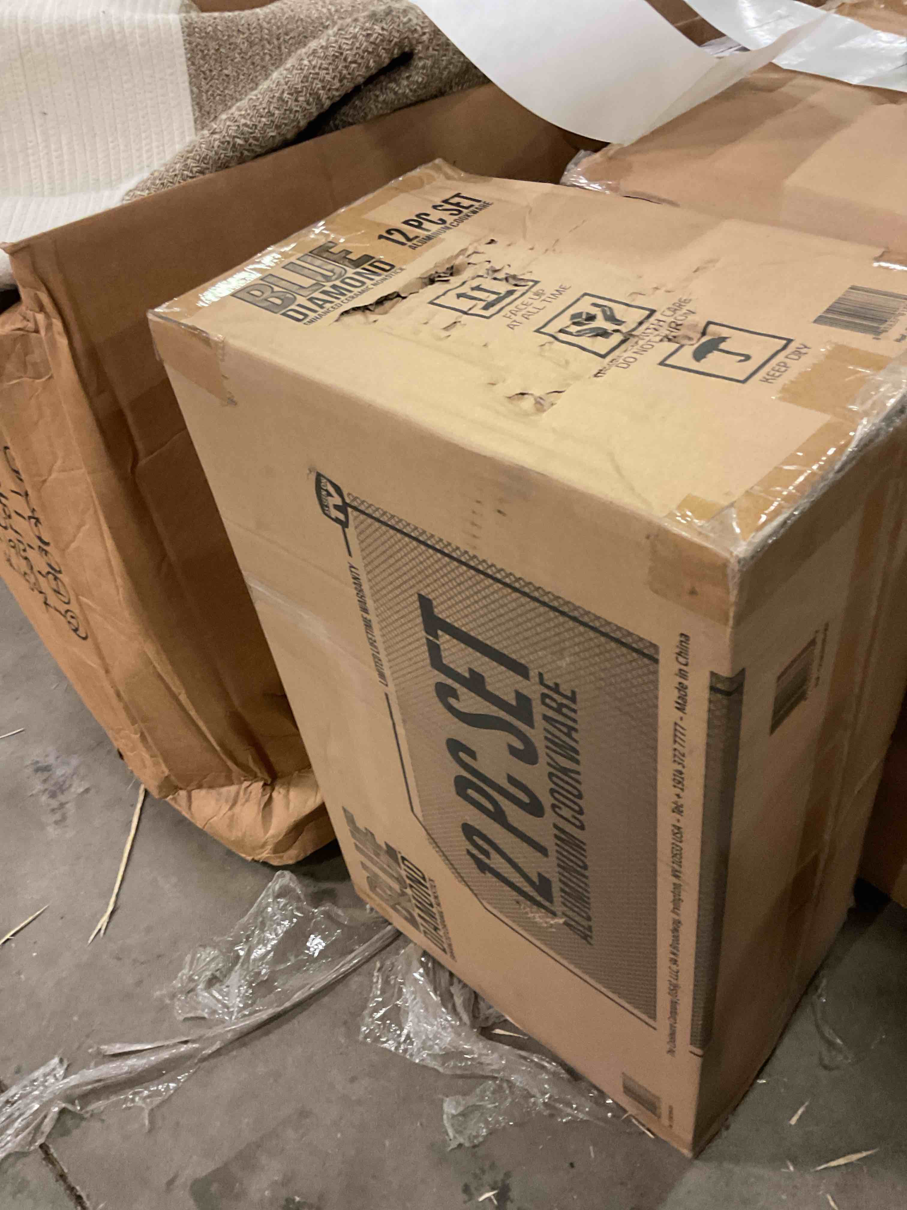 https://s3.amazonaws.com/lotting-images-prod/bidfta/GRA1506433_1756235102797.jpeg