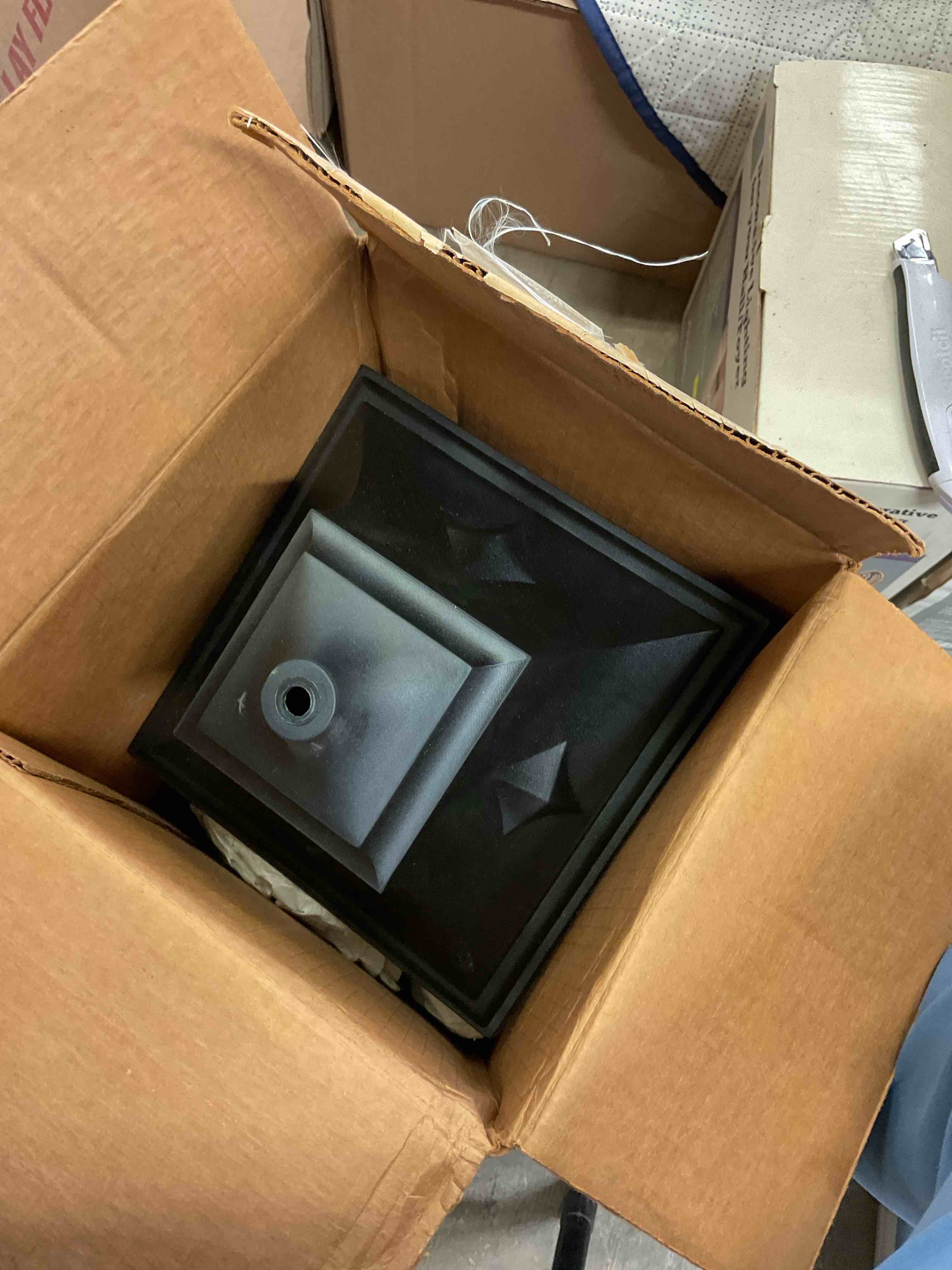 https://s3.amazonaws.com/lotting-images-prod/bidfta/GRA1506619_1756914249638.jpeg
