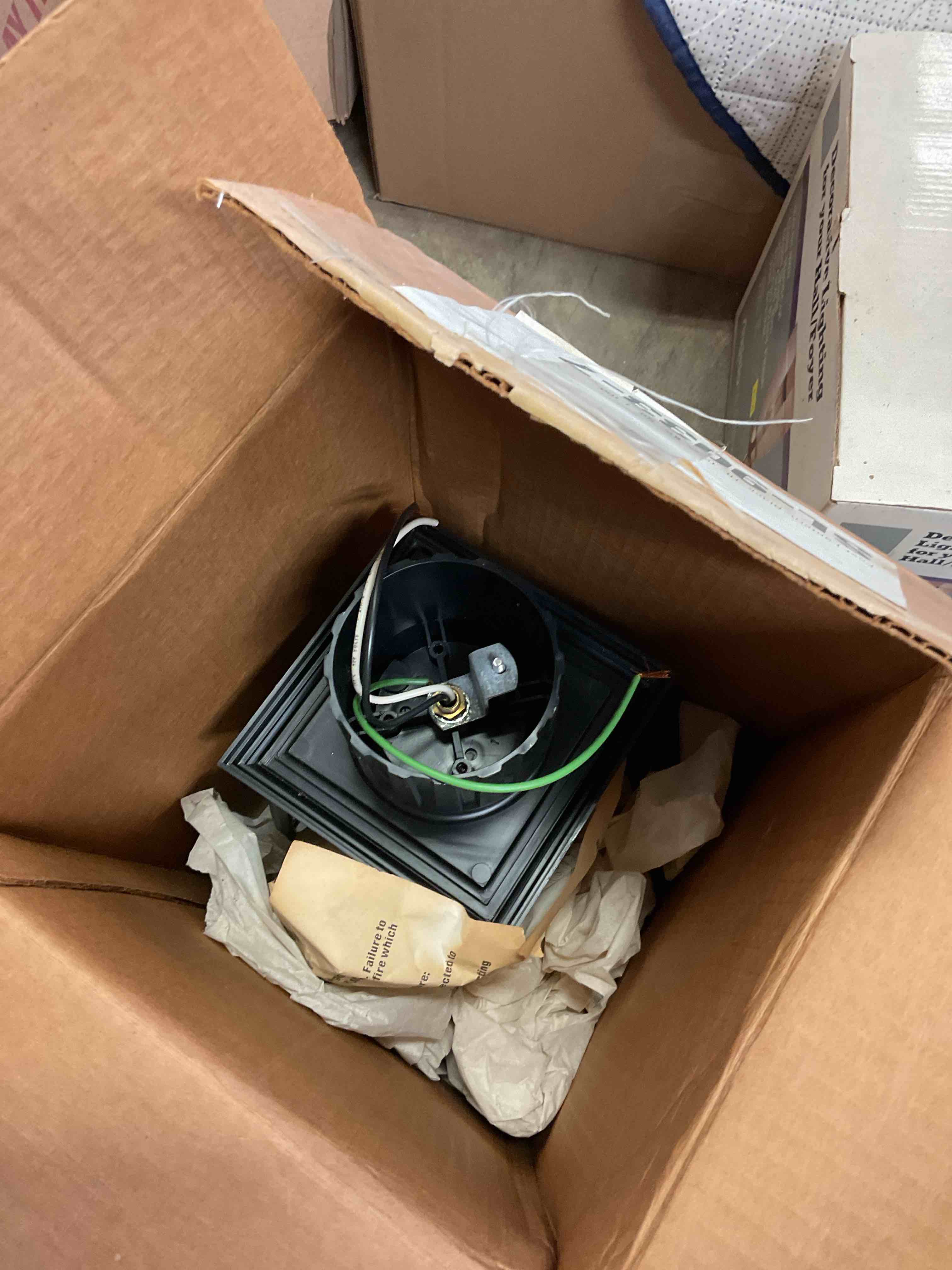 https://s3.amazonaws.com/lotting-images-prod/bidfta/GRA1506619_1756914254081.jpeg