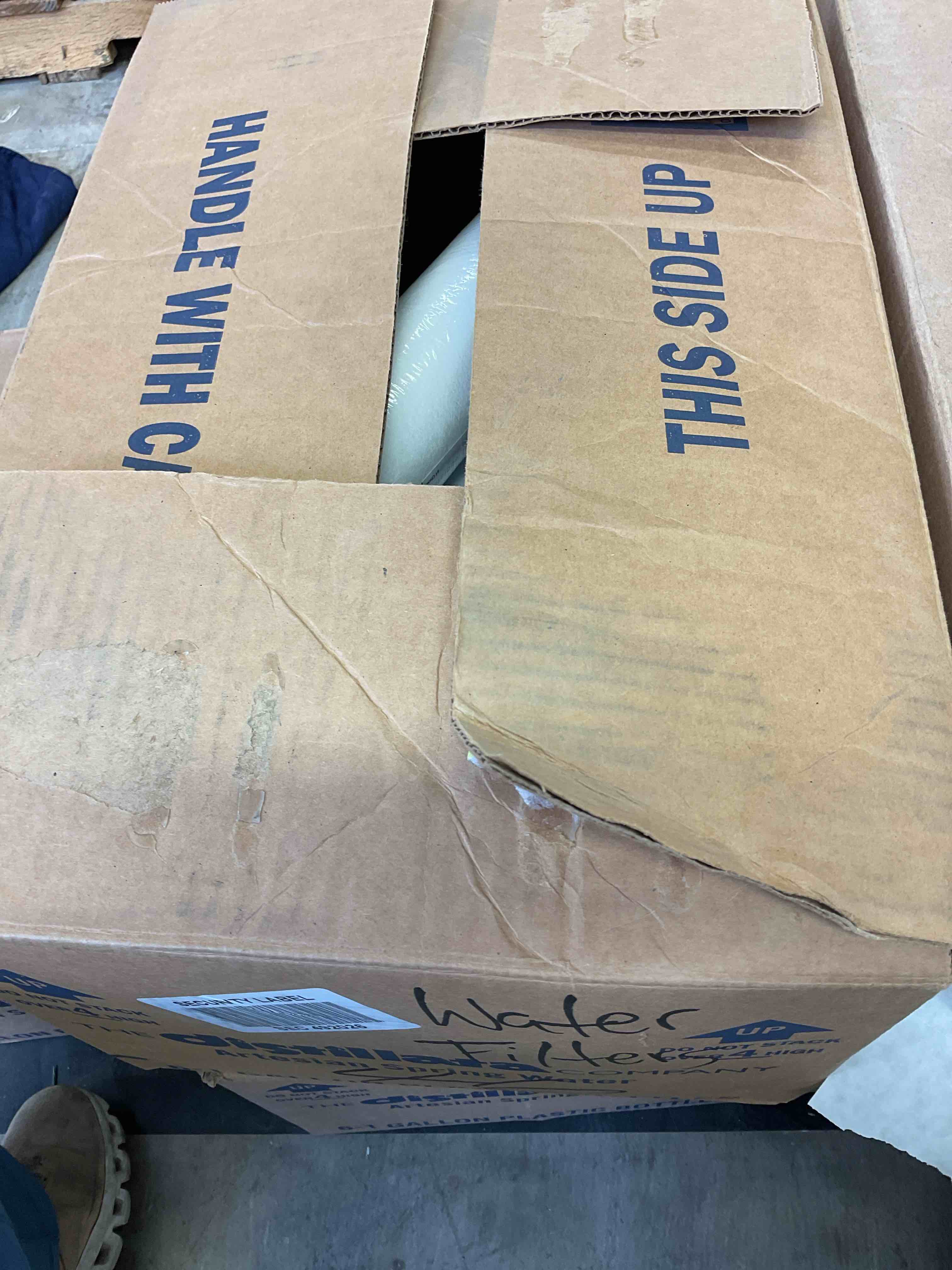 https://s3.amazonaws.com/lotting-images-prod/bidfta/GRA1506671_1756924768449.jpeg