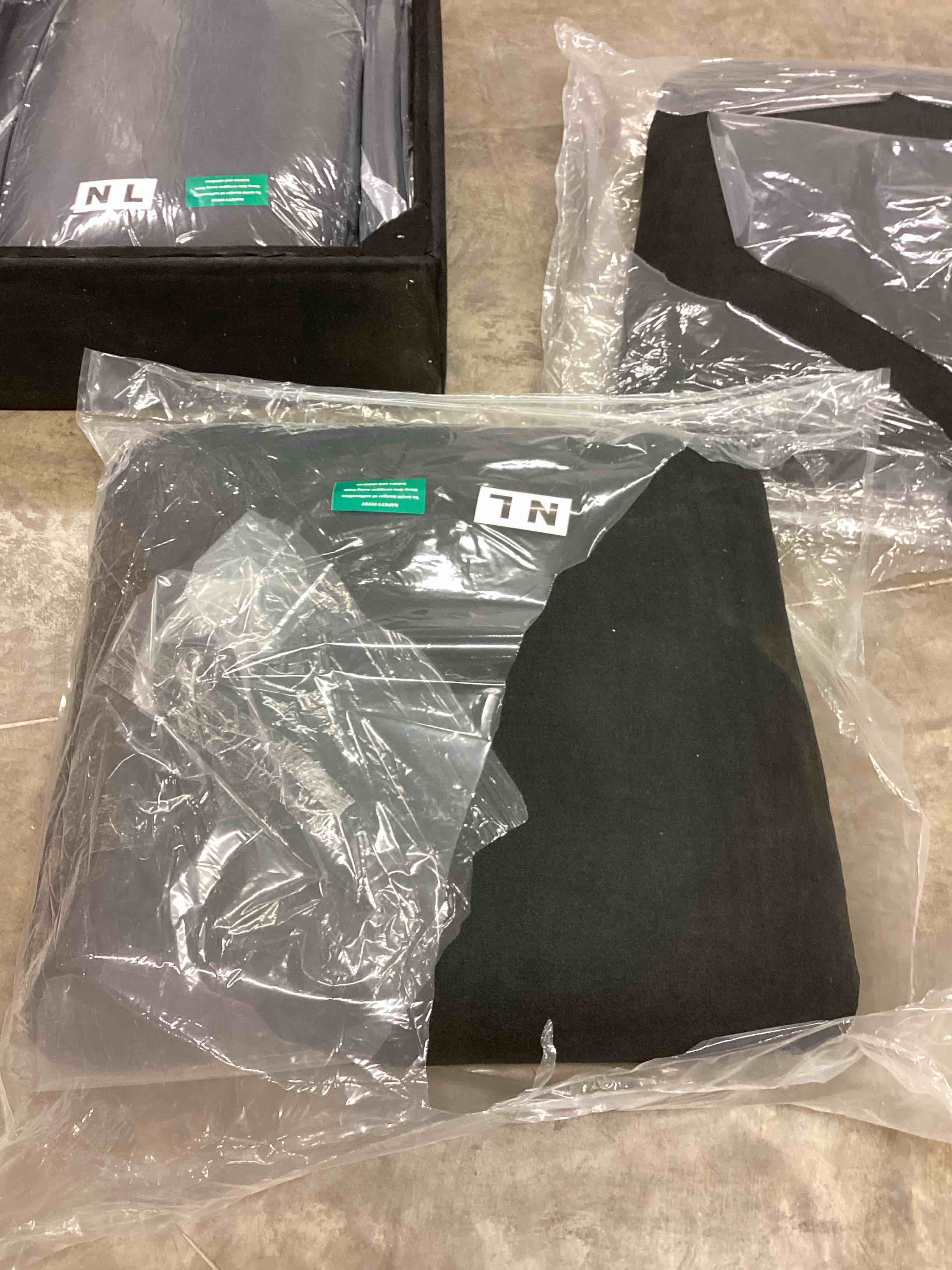 https://s3.amazonaws.com/lotting-images-prod/bidfta/GRA1506845_1760462963749.jpeg