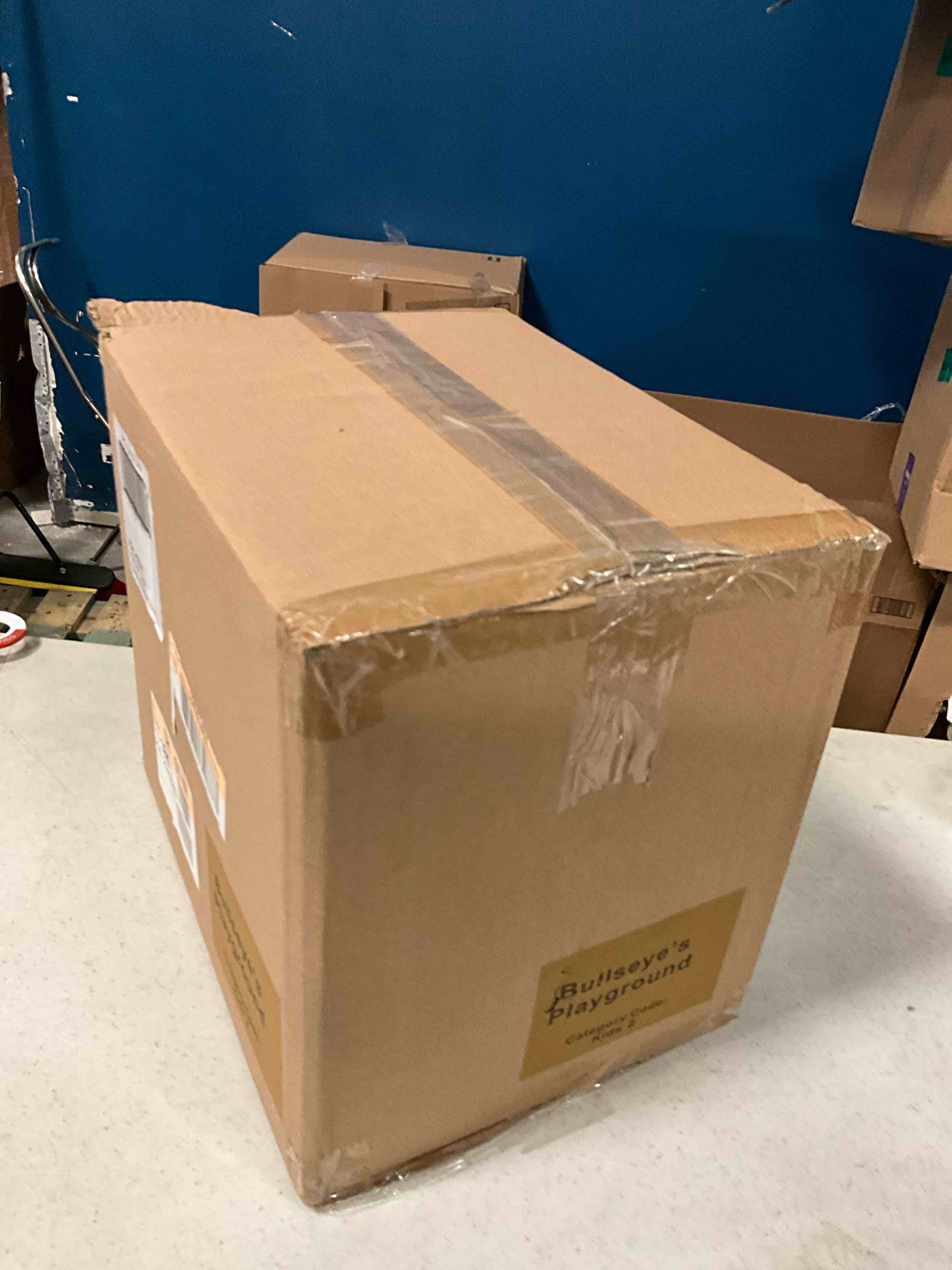 https://s3.amazonaws.com/lotting-images-prod/bidfta/GRA1514159_1751382628588.jpeg