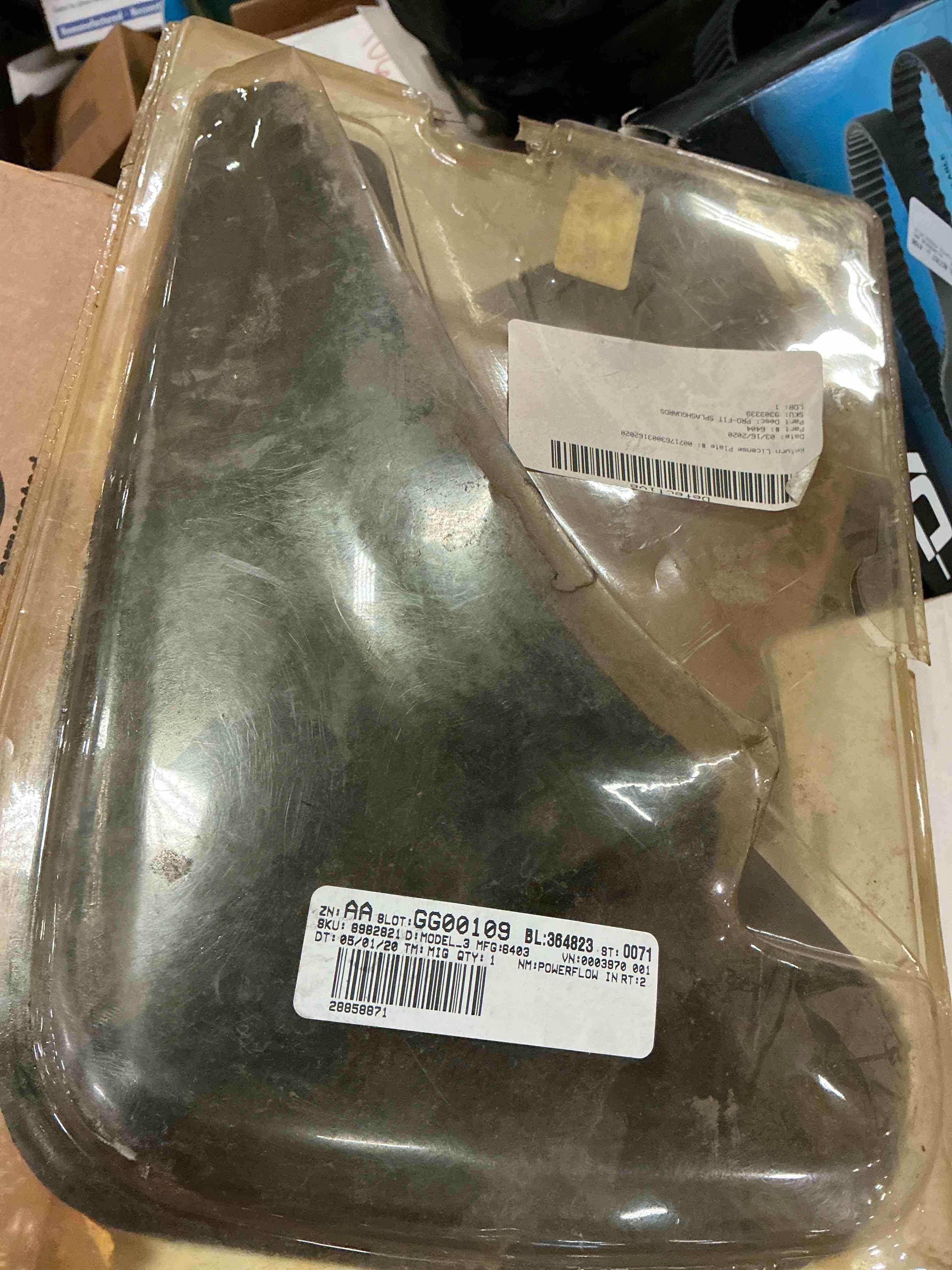 https://s3.amazonaws.com/lotting-images-prod/bidfta/GRA1514399_1752260183908.jpeg