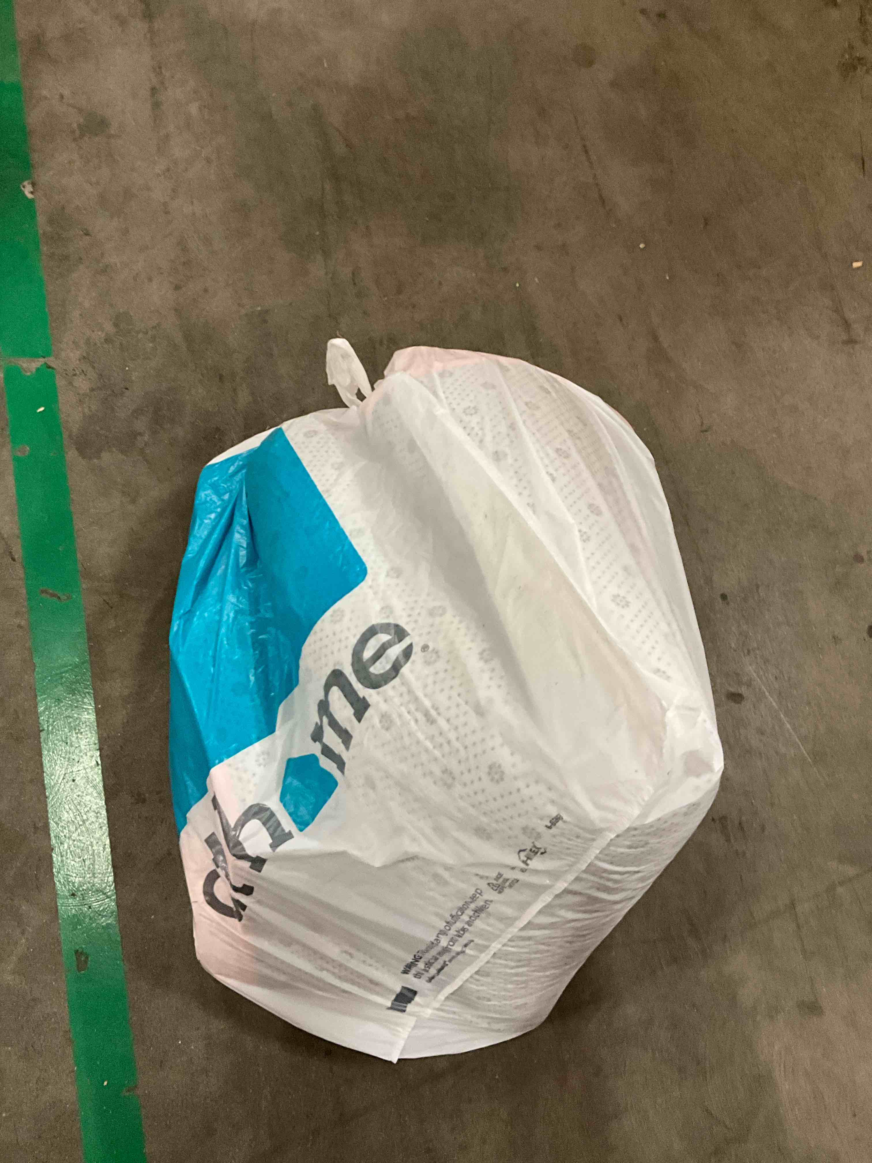 https://s3.amazonaws.com/lotting-images-prod/bidfta/GRA1514470_1752674336493.jpeg