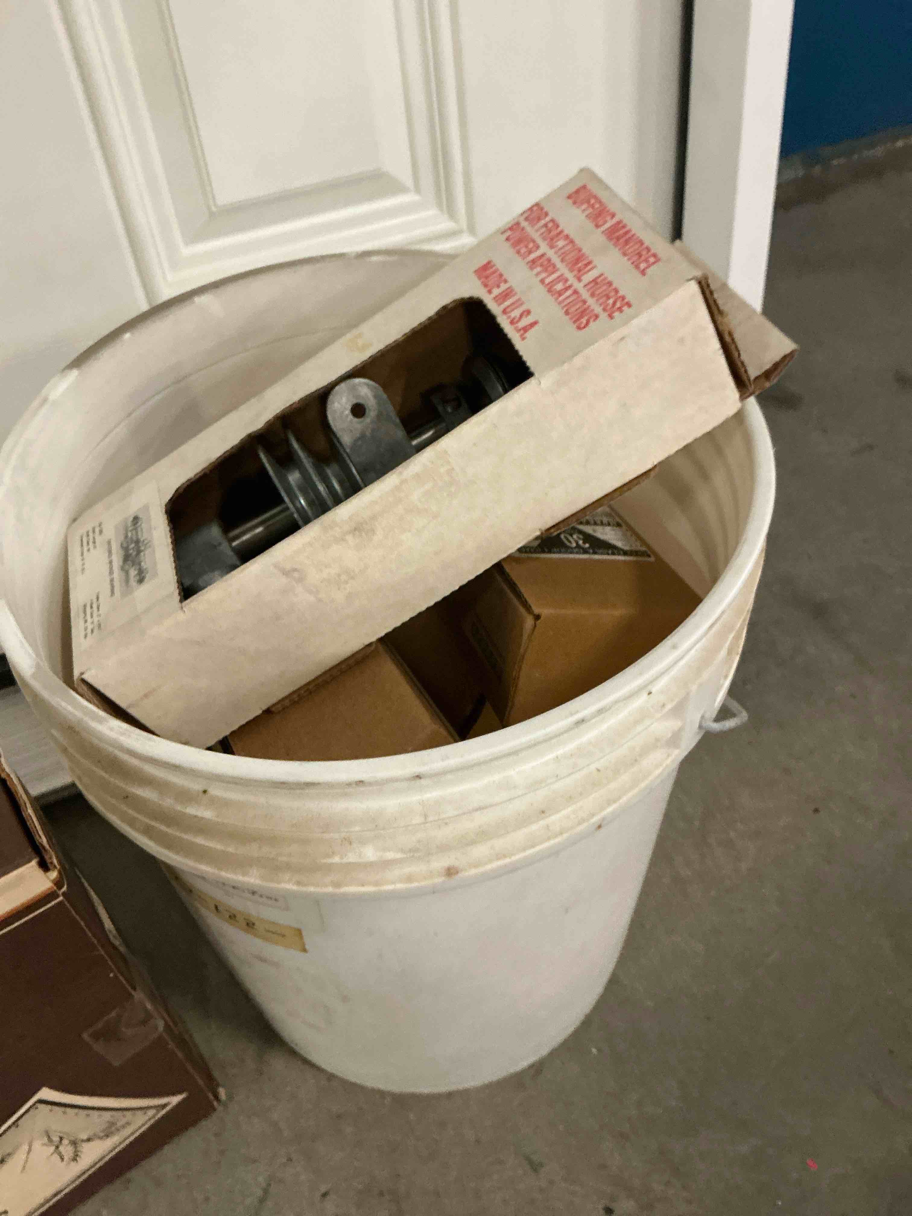https://s3.amazonaws.com/lotting-images-prod/bidfta/GRA1514920_1758635606710.jpeg