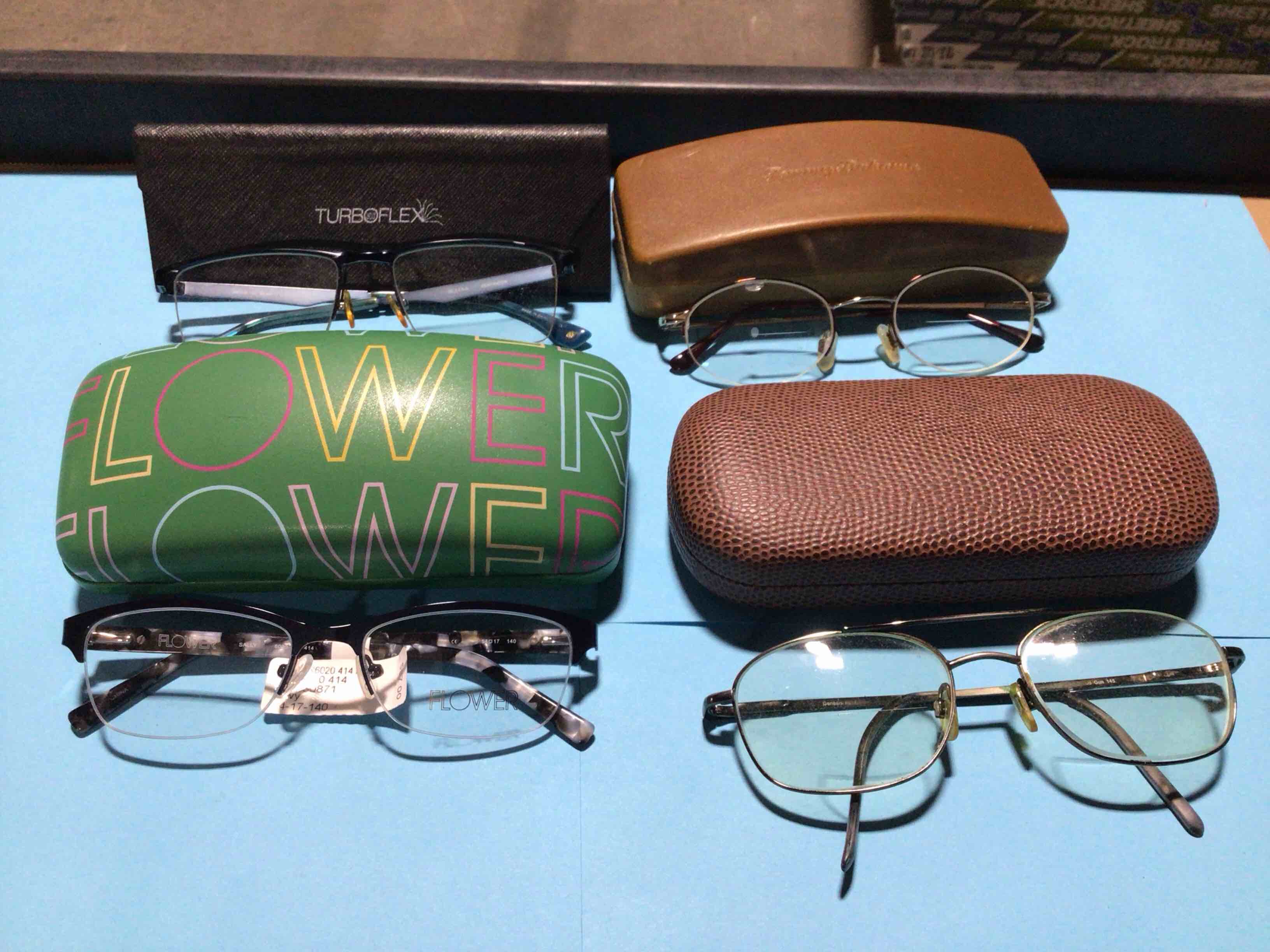 Pack of 4 prescription glasses