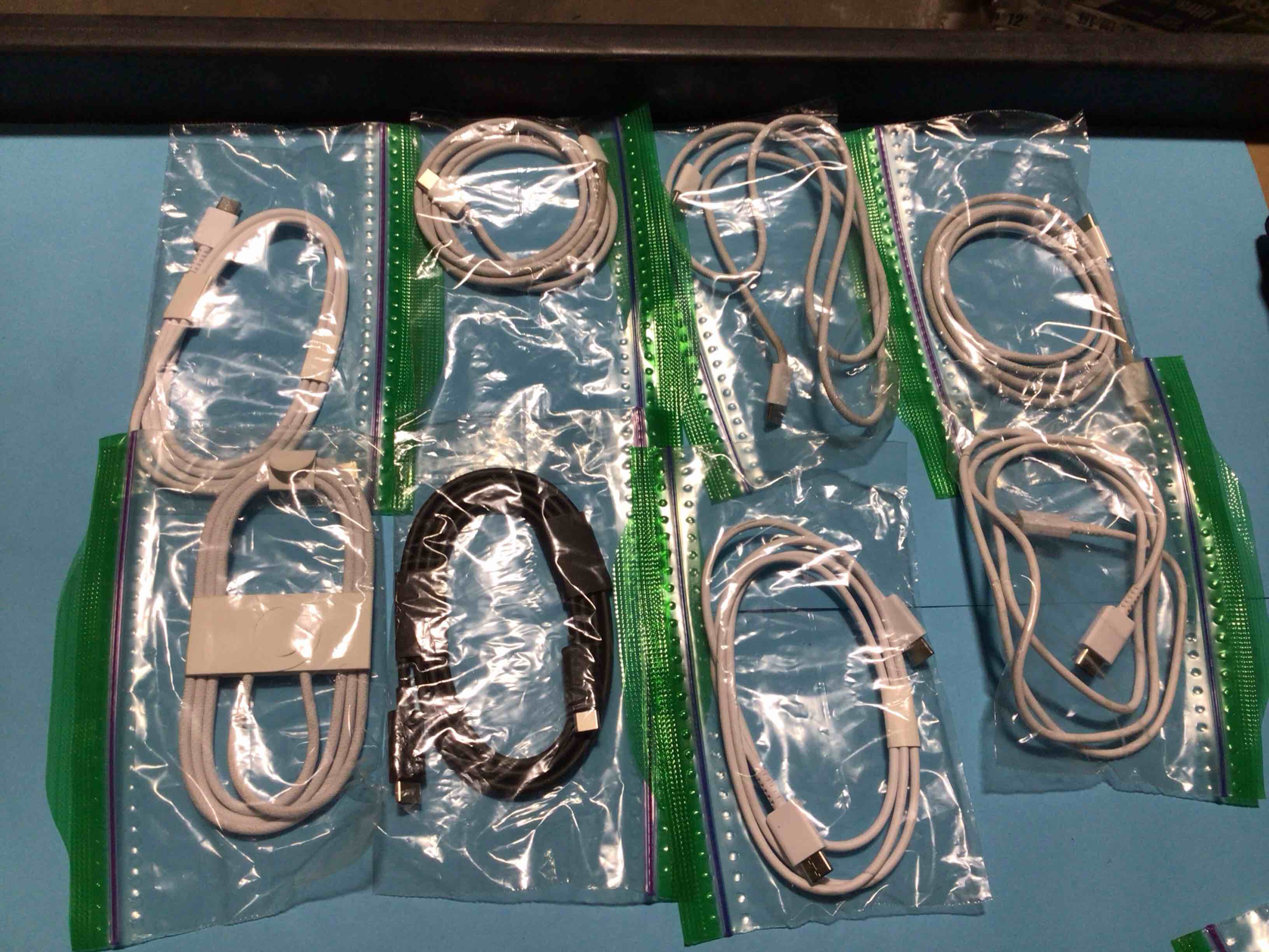 pack of 8 usb-c to usb-c cables