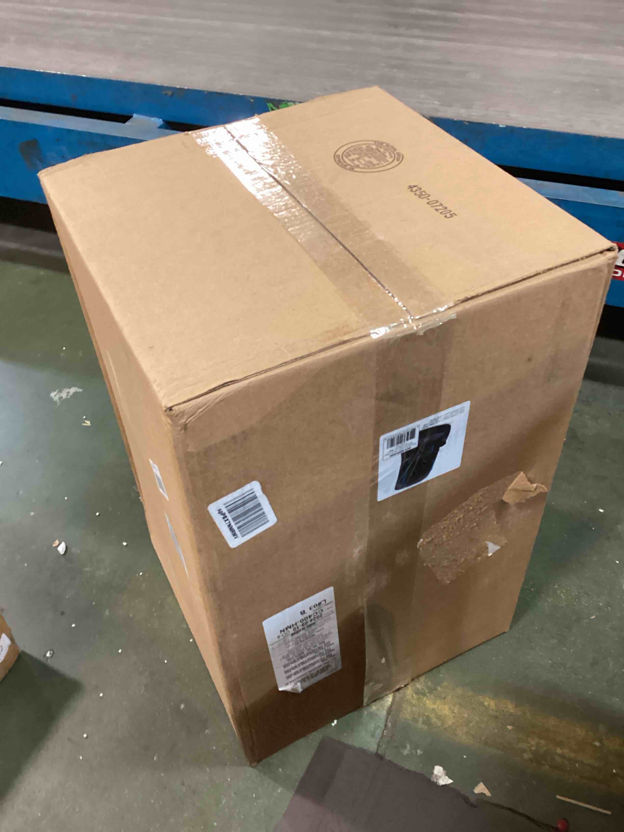 https://s3.amazonaws.com/lotting-images-prod/bidfta/GRA1552008_1733974838205.jpeg