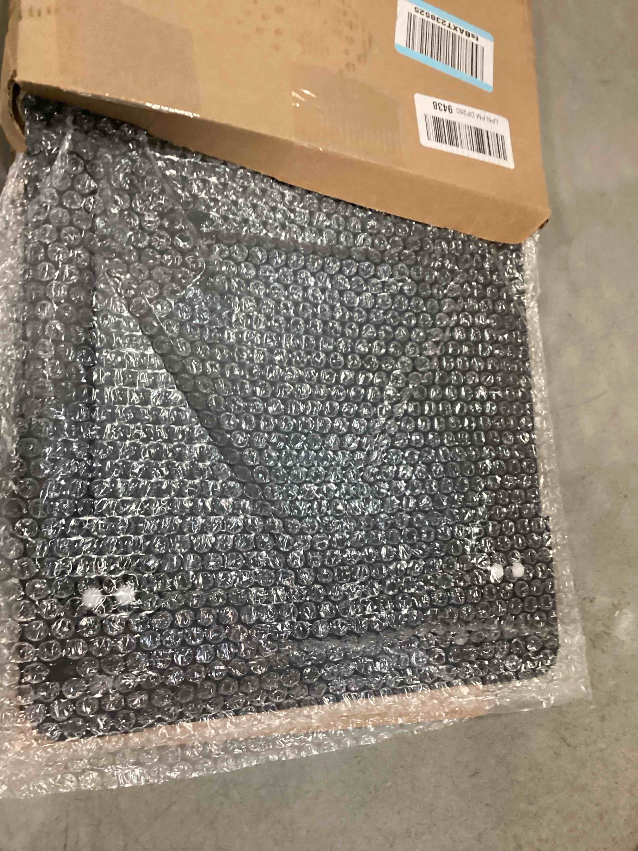 https://s3.amazonaws.com/lotting-images-prod/bidfta/GRA1552061_1733982230116.jpeg