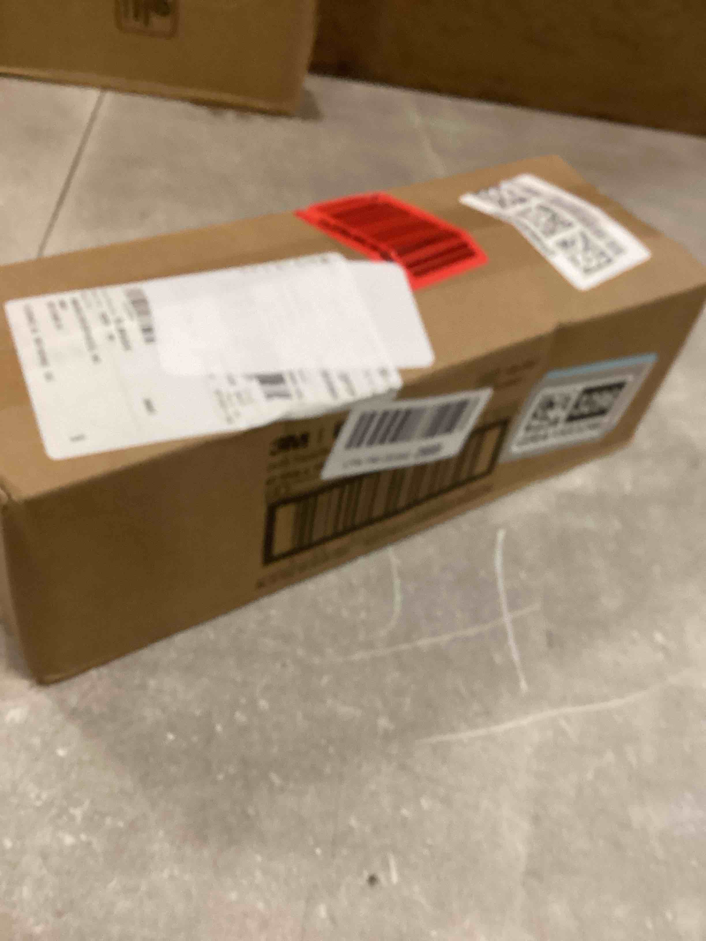 https://s3.amazonaws.com/lotting-images-prod/bidfta/GRA1553296_1734538250690.jpeg
