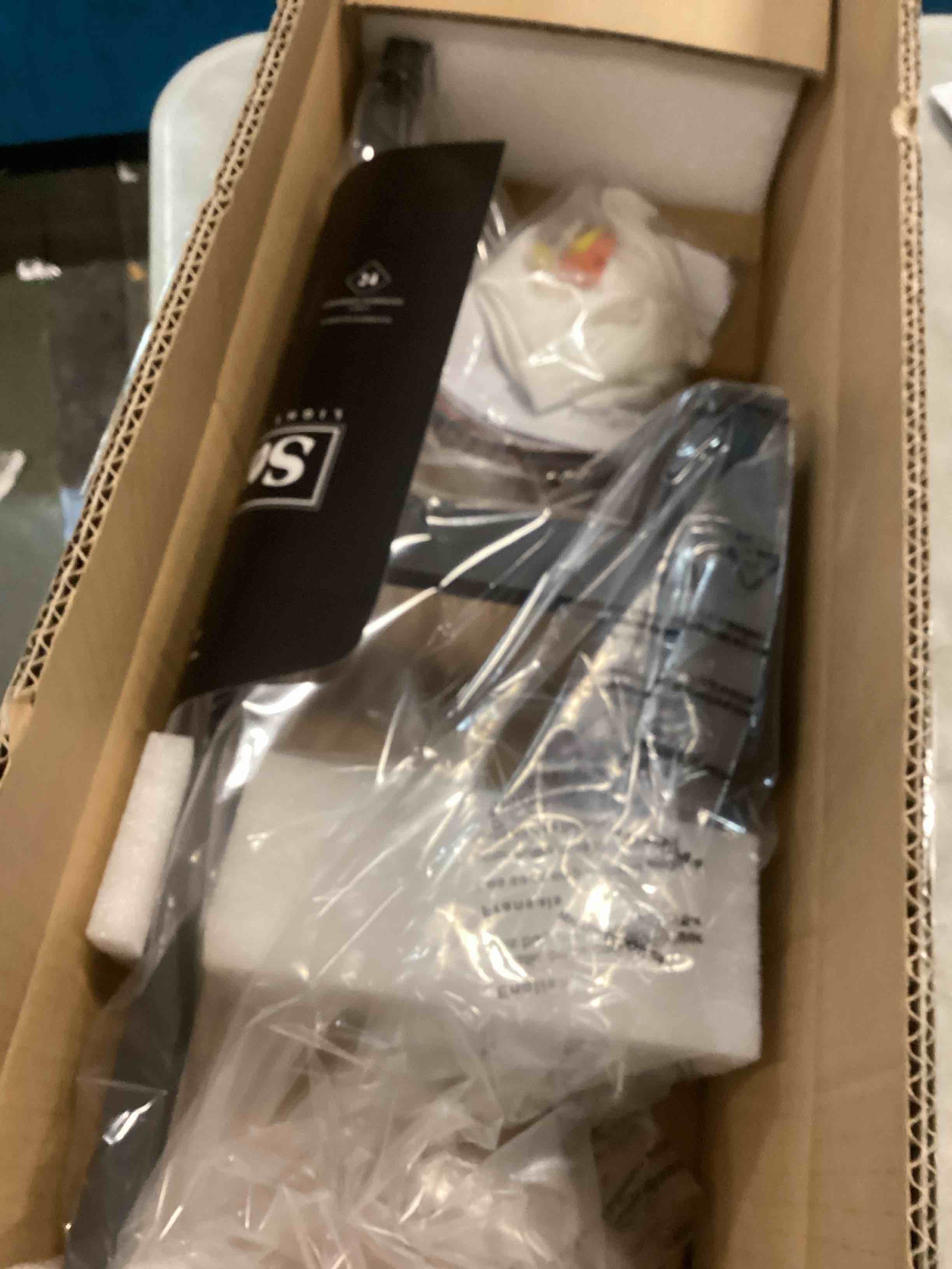 https://s3.amazonaws.com/lotting-images-prod/bidfta/GRA1553447_1734614541393.jpeg