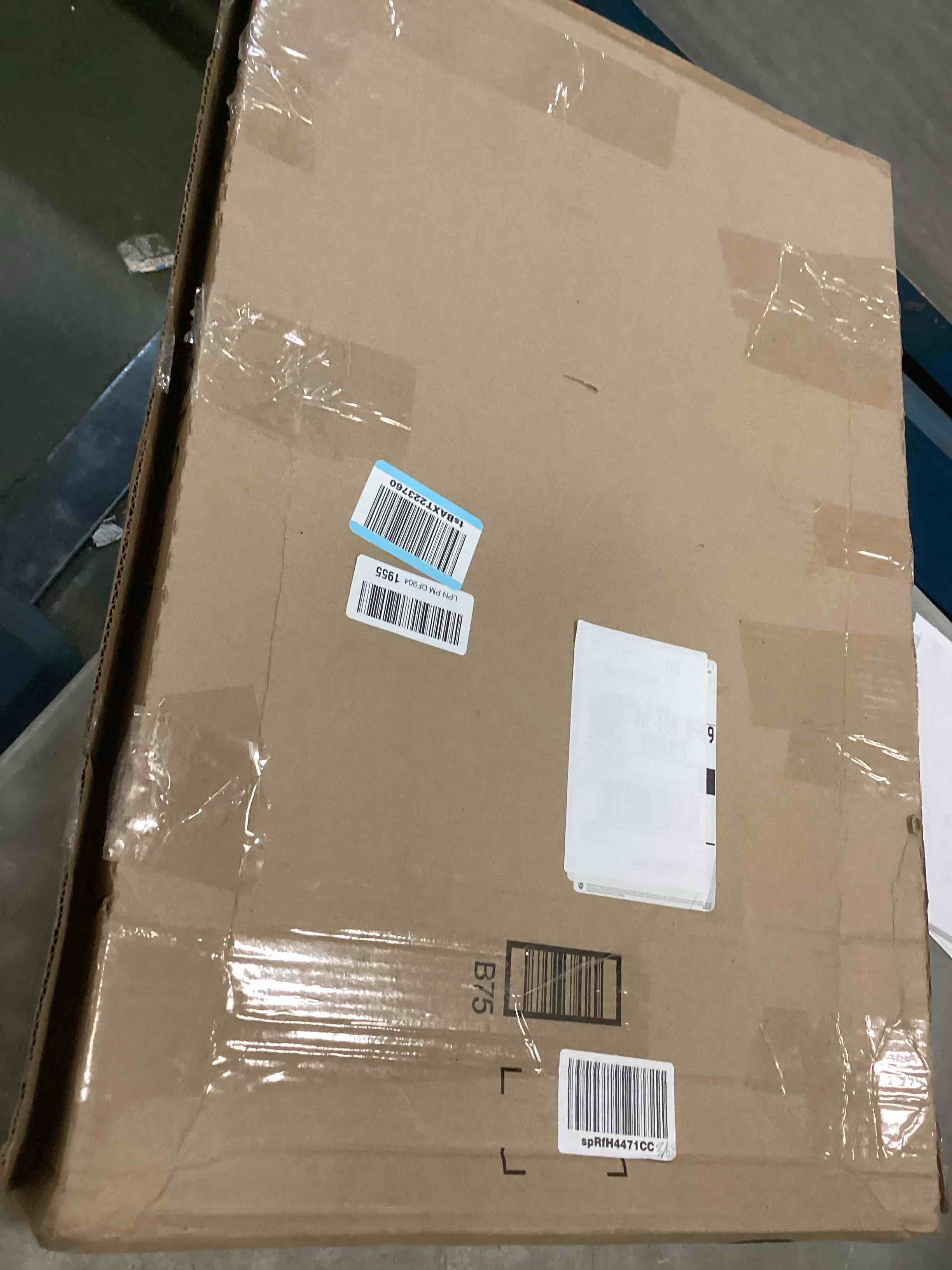 https://s3.amazonaws.com/lotting-images-prod/bidfta/GRA1553449_1734614703073.jpeg