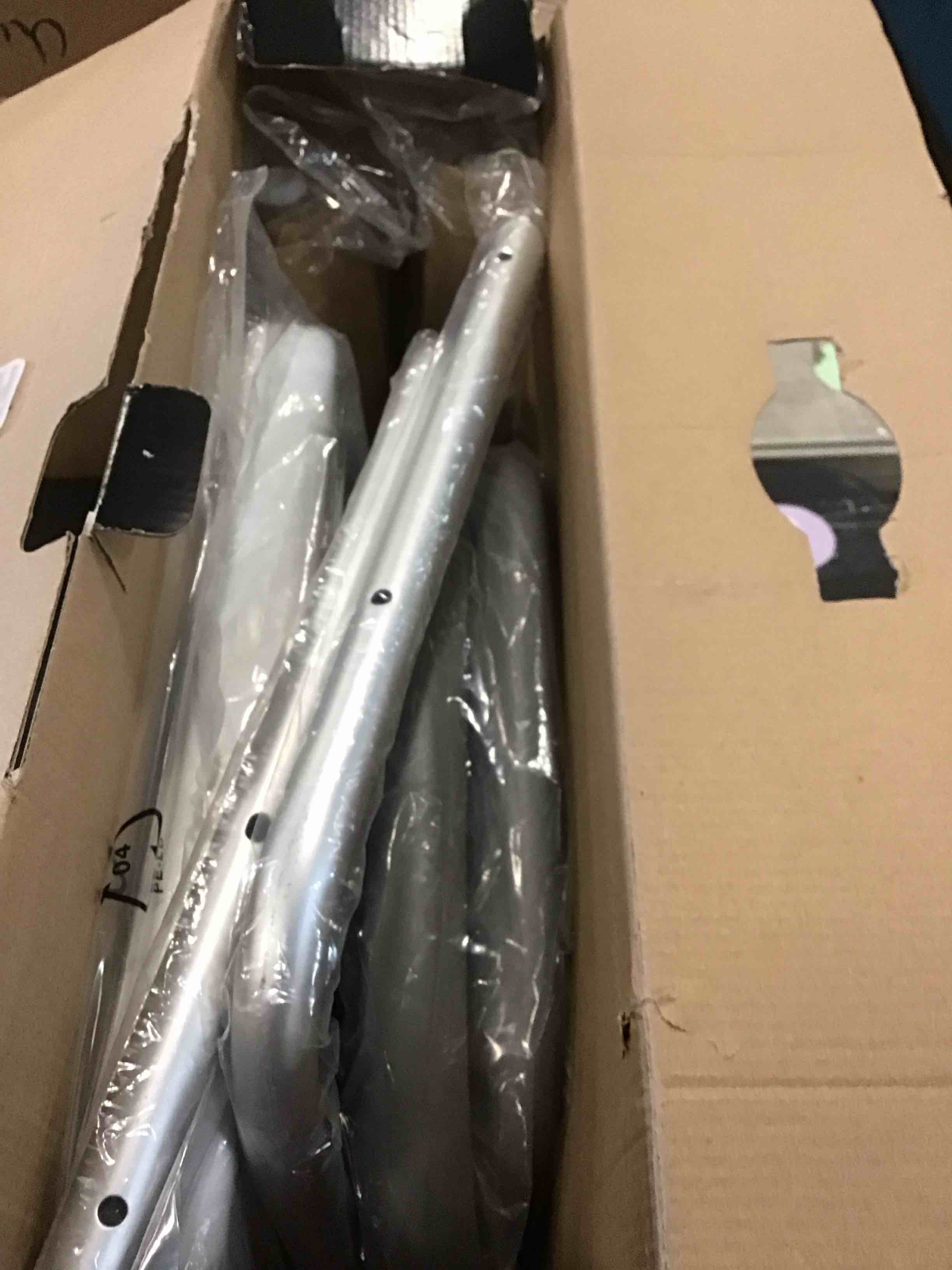 https://s3.amazonaws.com/lotting-images-prod/bidfta/GRA1553886_1735838851756.jpeg