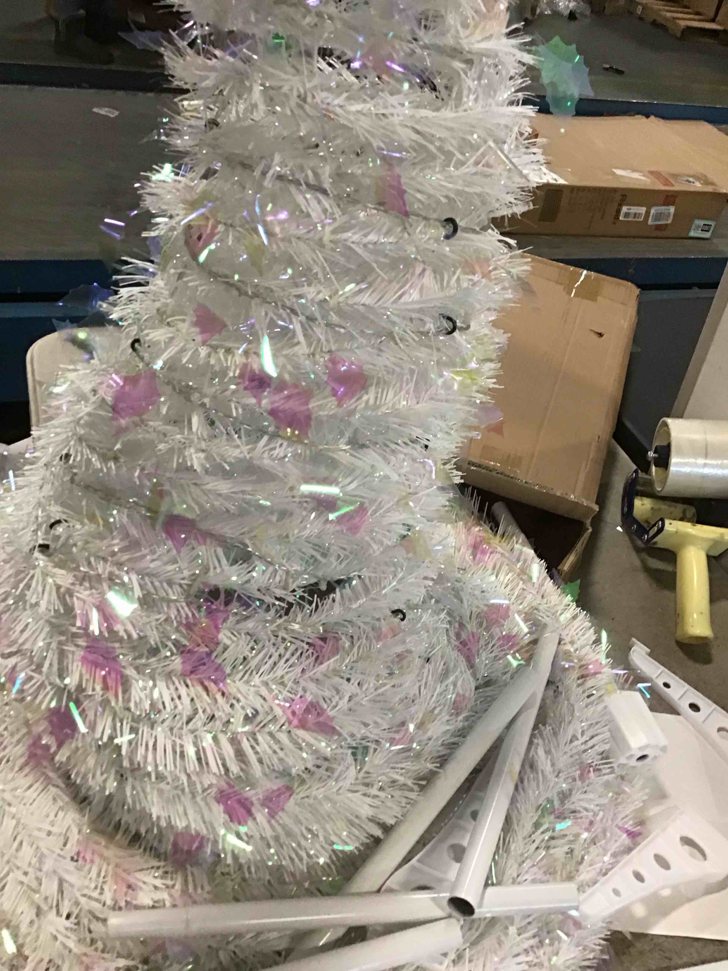 https://s3.amazonaws.com/lotting-images-prod/bidfta/GRA1554025_1735913956366.jpeg