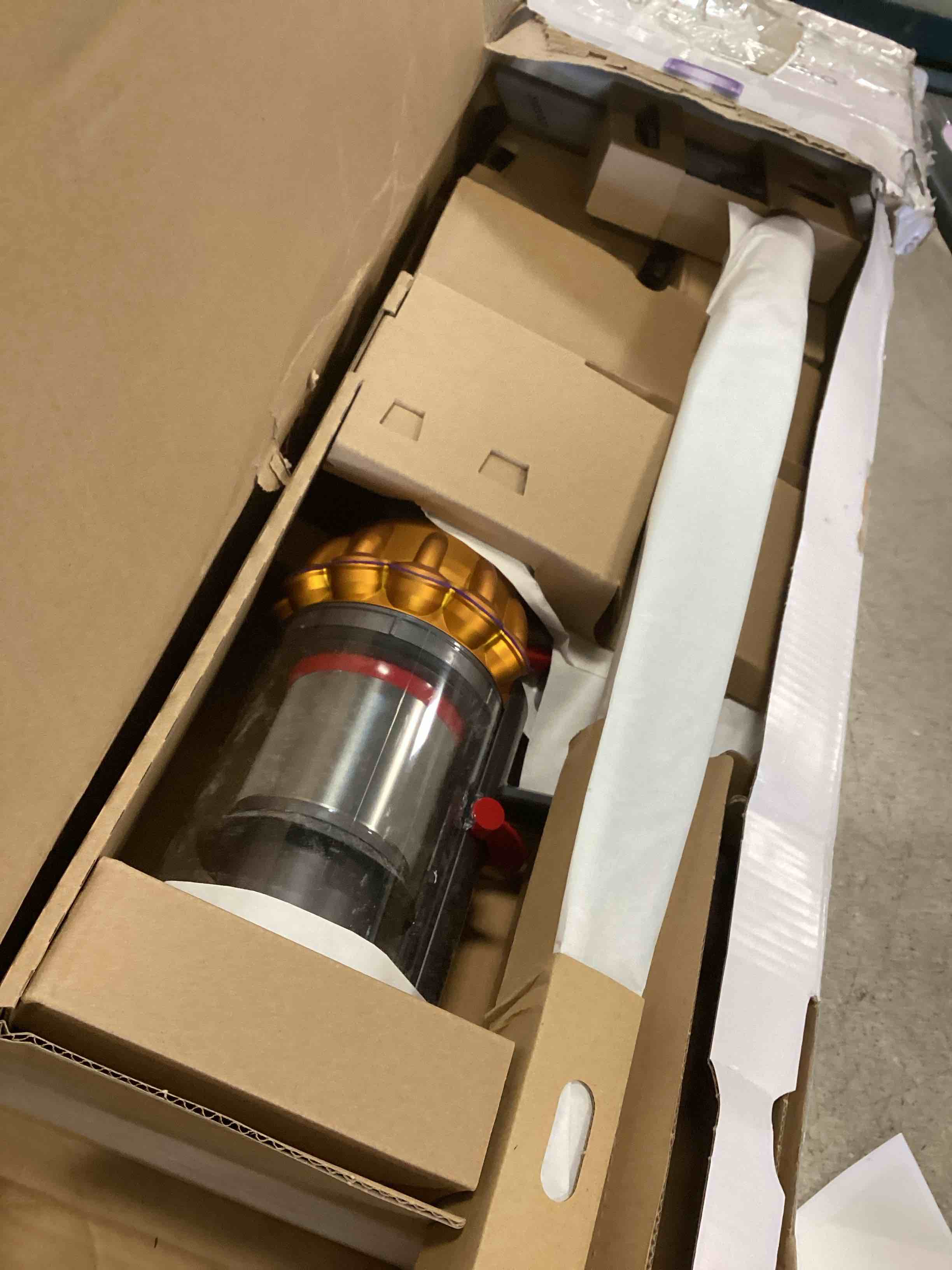 https://s3.amazonaws.com/lotting-images-prod/bidfta/GRA1554320_1736004033906.jpeg