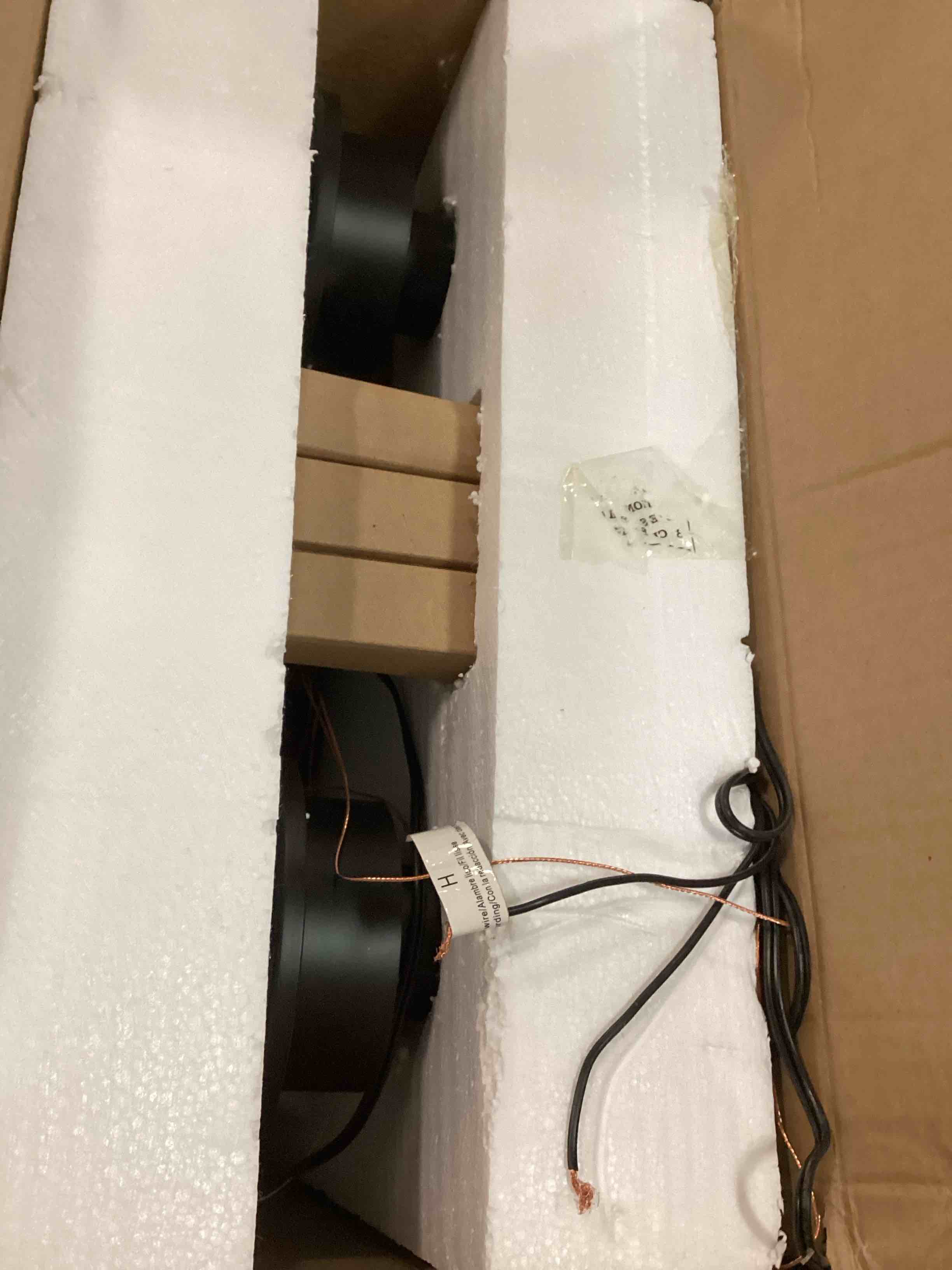 https://s3.amazonaws.com/lotting-images-prod/bidfta/GRA1555079_1741790808977.jpeg