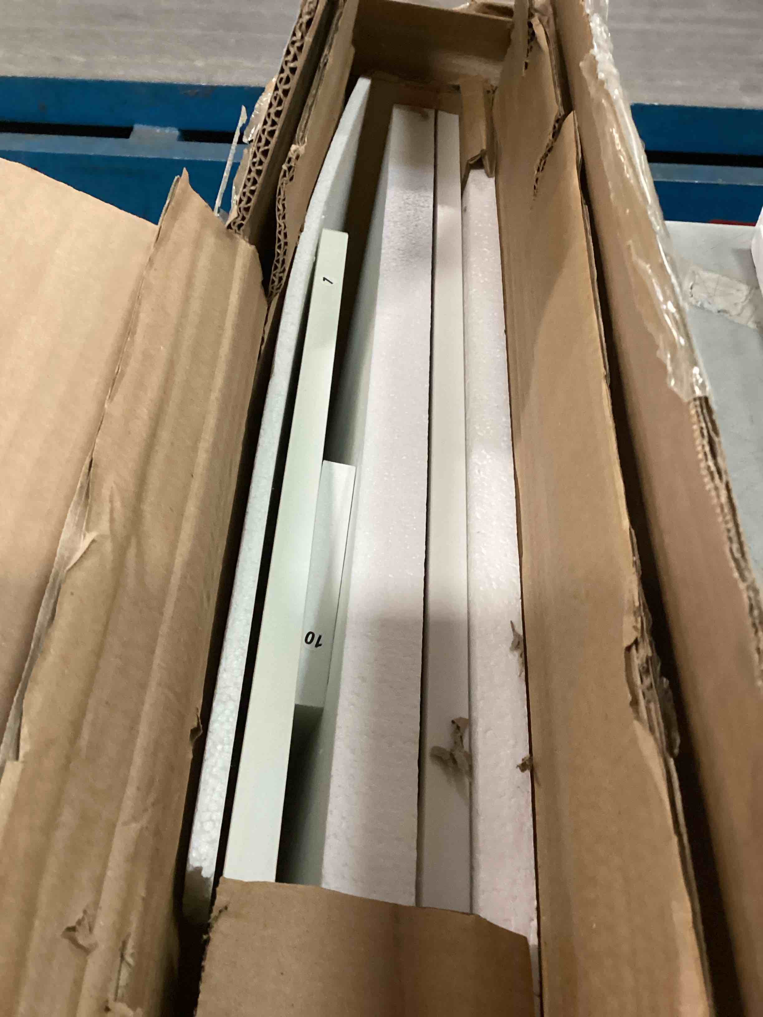 https://s3.amazonaws.com/lotting-images-prod/bidfta/GRA1555236_1741871456971.jpeg