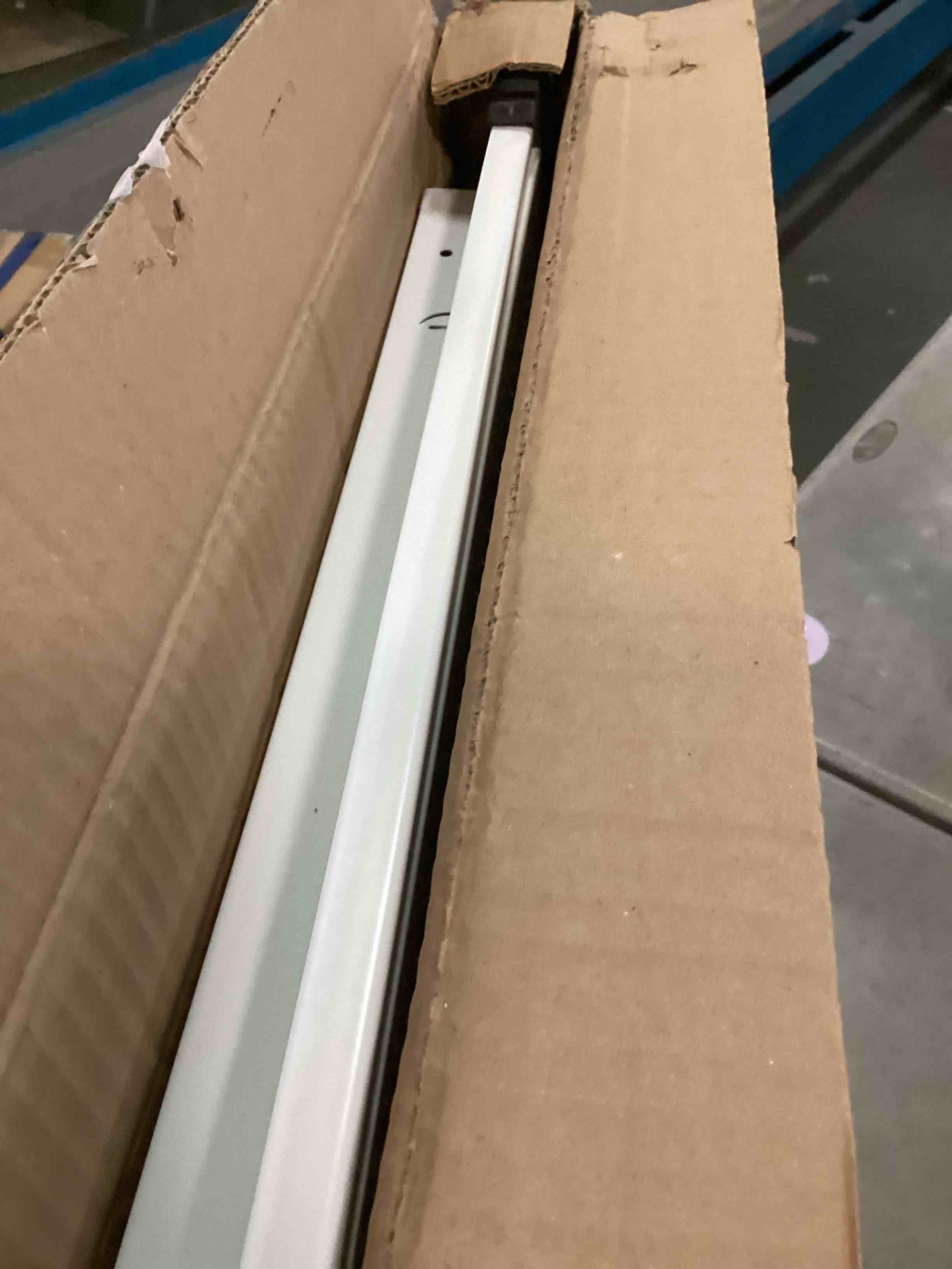 https://s3.amazonaws.com/lotting-images-prod/bidfta/GRA1555257_1741873679368.jpeg