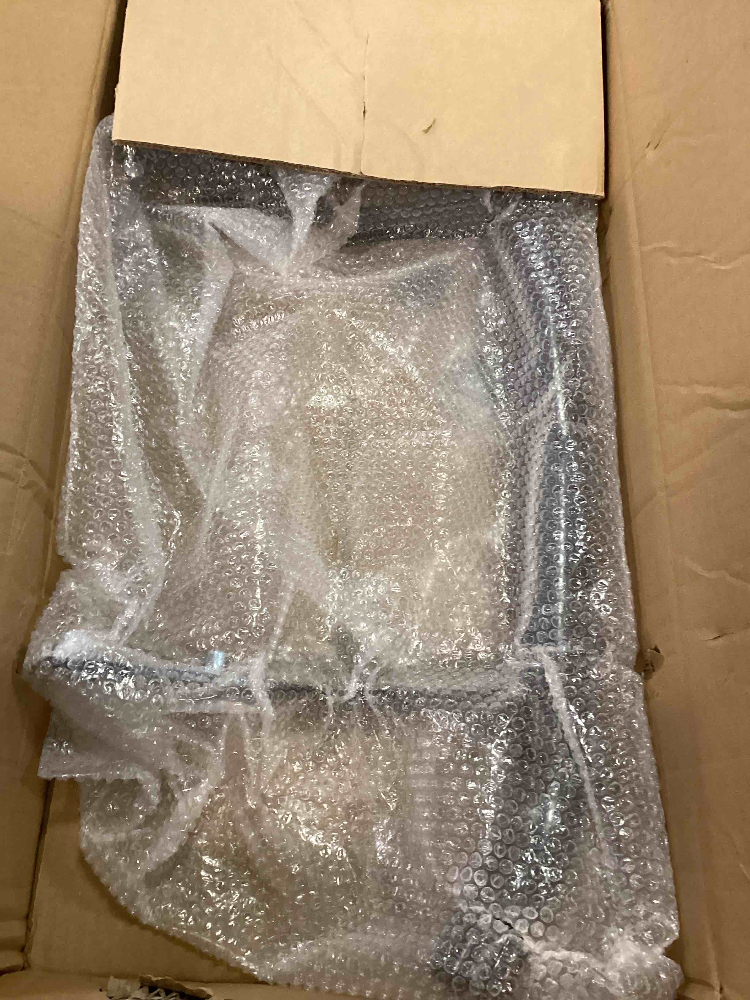 https://s3.amazonaws.com/lotting-images-prod/bidfta/GRA1555272_1741876519326.jpeg