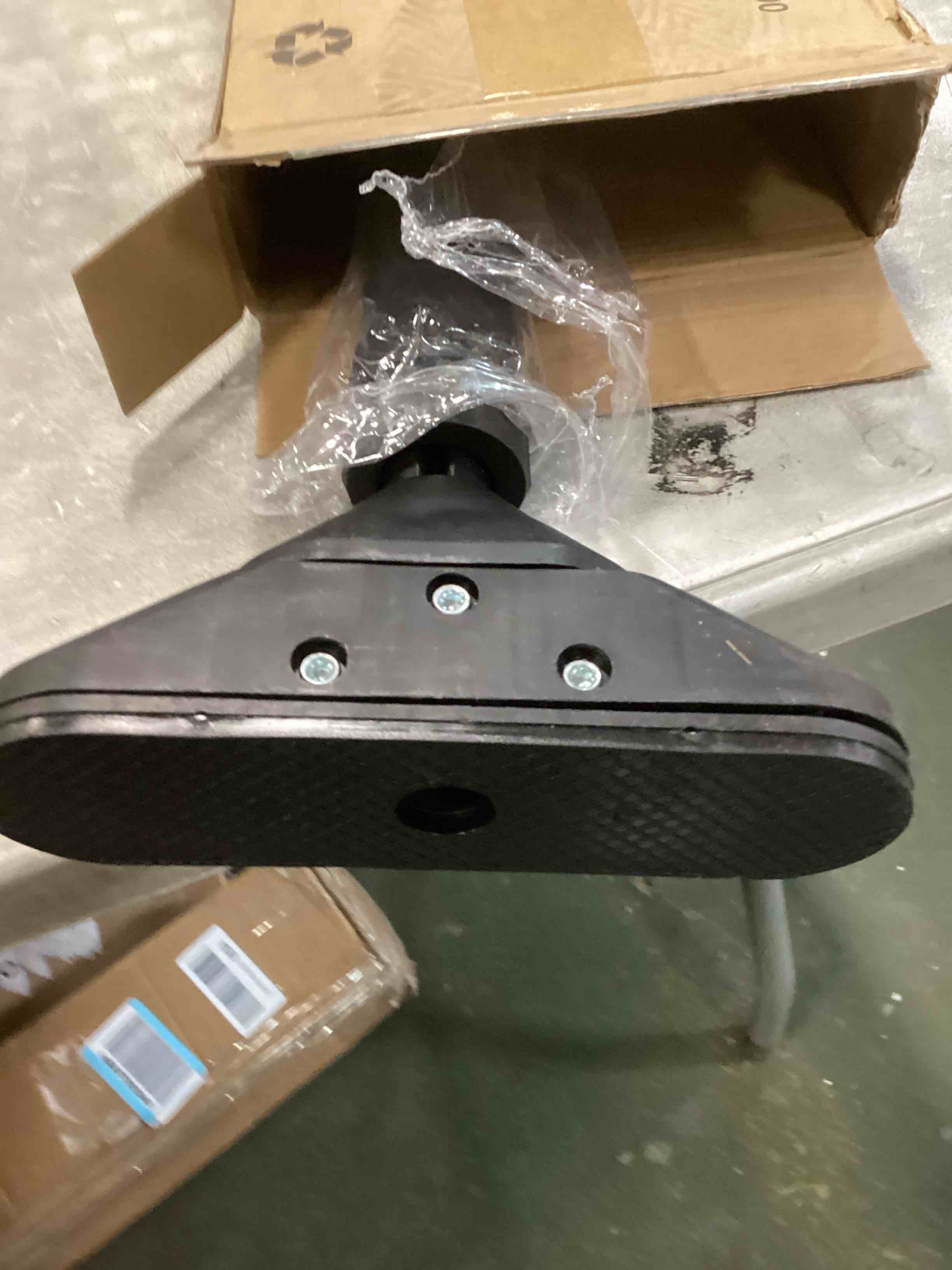 https://s3.amazonaws.com/lotting-images-prod/bidfta/GRA1555417_1741974316471.jpeg