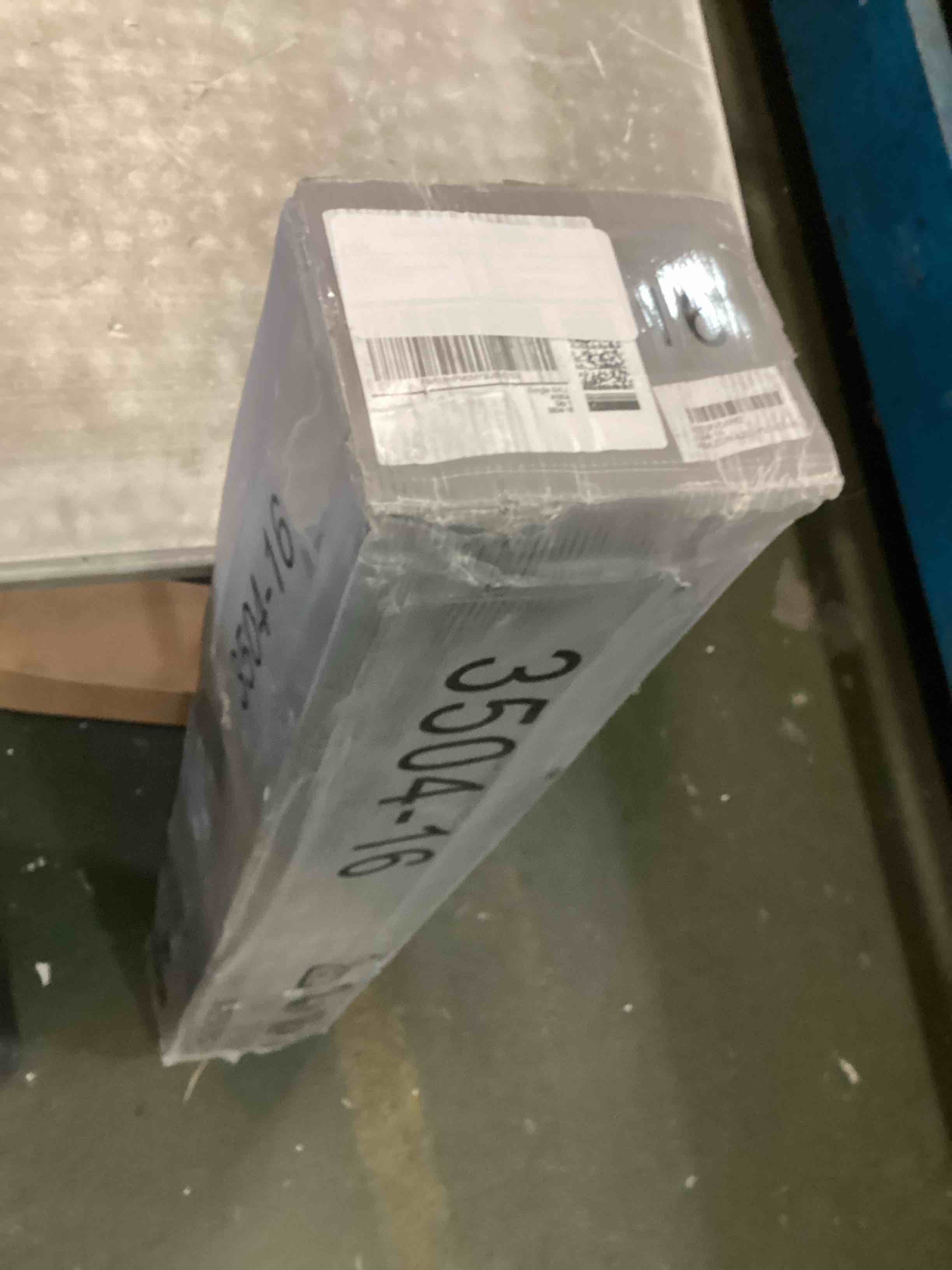 https://s3.amazonaws.com/lotting-images-prod/bidfta/GRA1555567_1742224689909.jpeg
