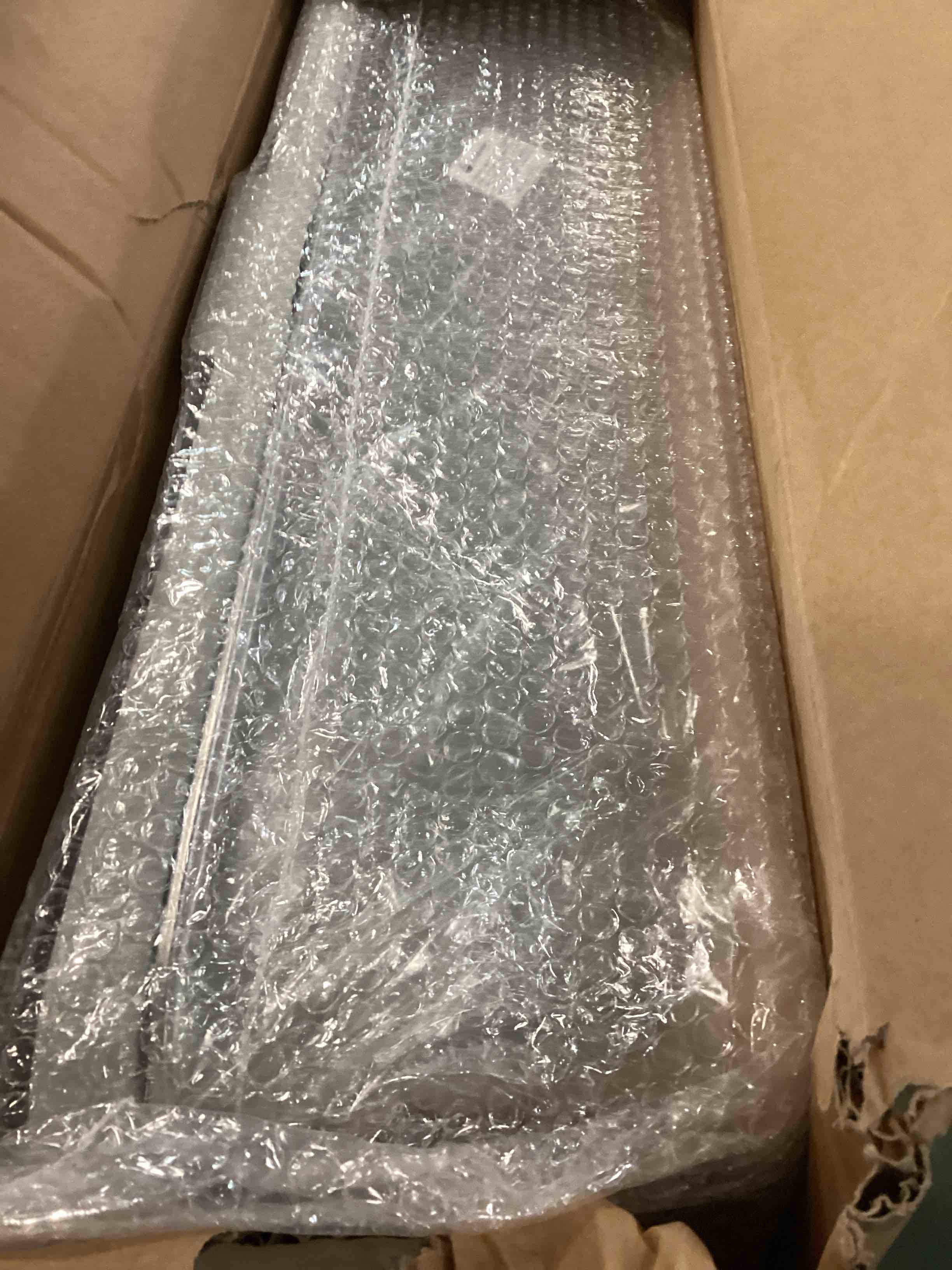 https://s3.amazonaws.com/lotting-images-prod/bidfta/GRA1555570_1742225053997.jpeg