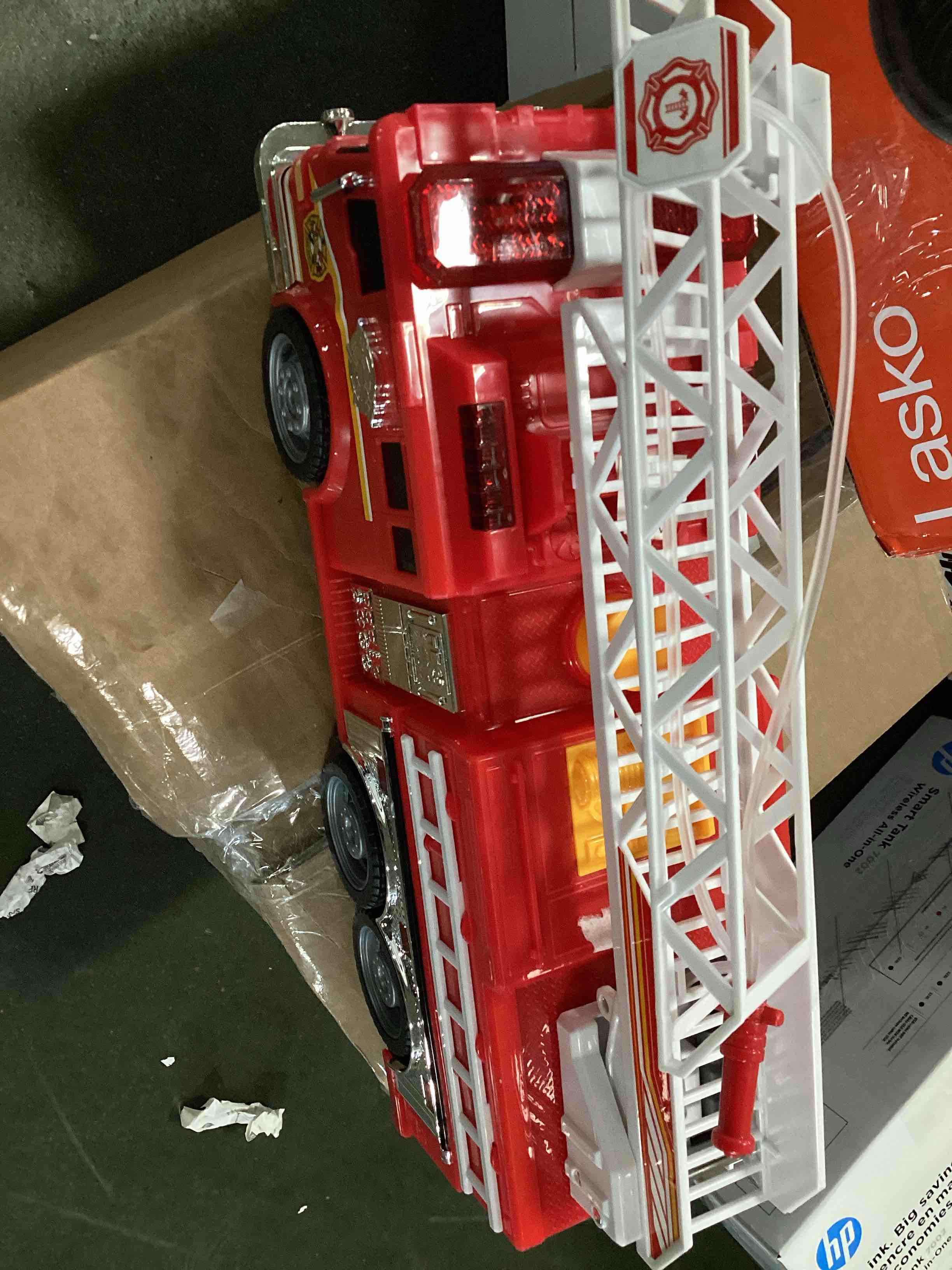 https://s3.amazonaws.com/lotting-images-prod/bidfta/GRA1559682_1736455590158.jpeg