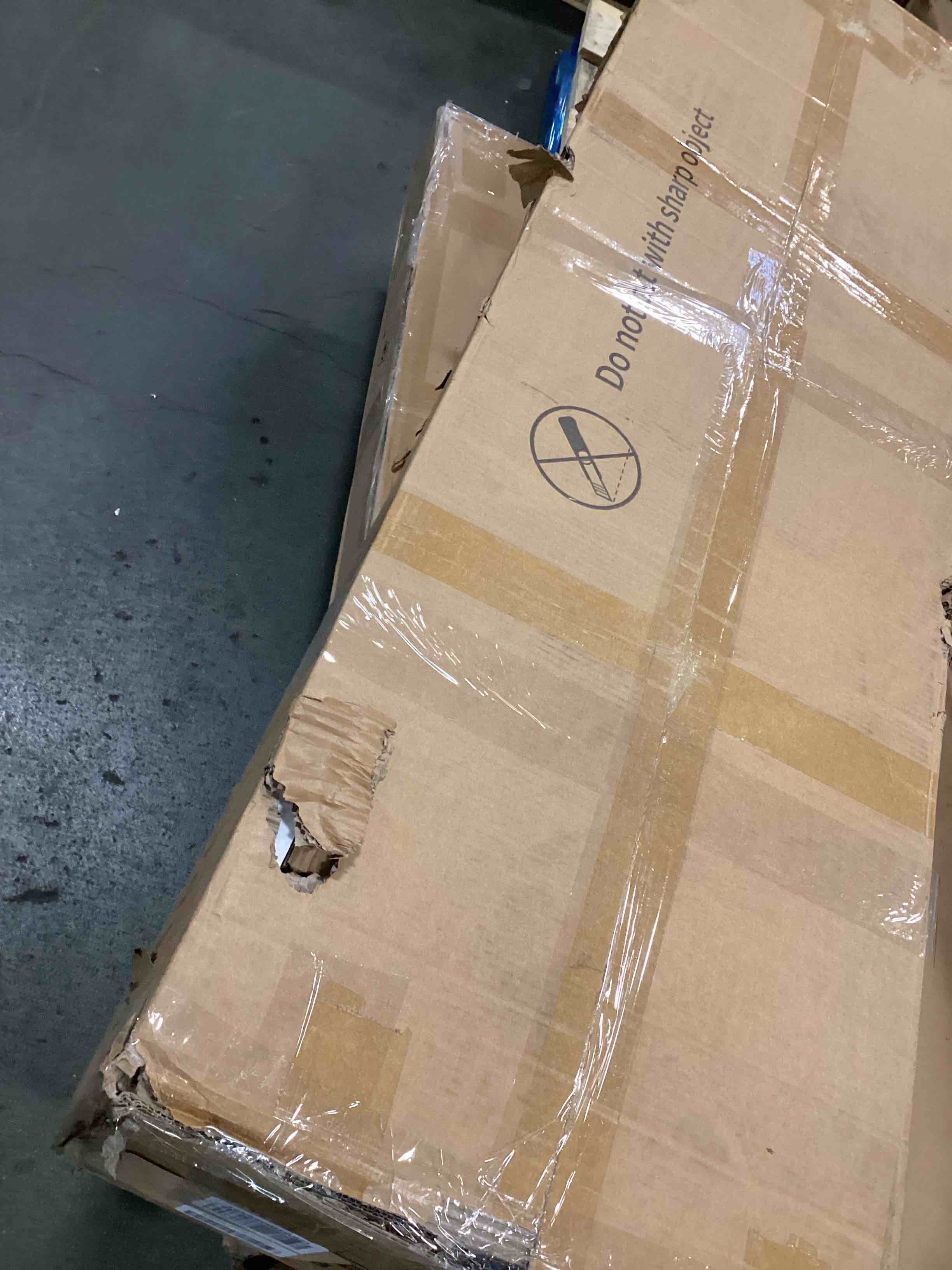 https://s3.amazonaws.com/lotting-images-prod/bidfta/GRA1559824_1736541755011.jpeg