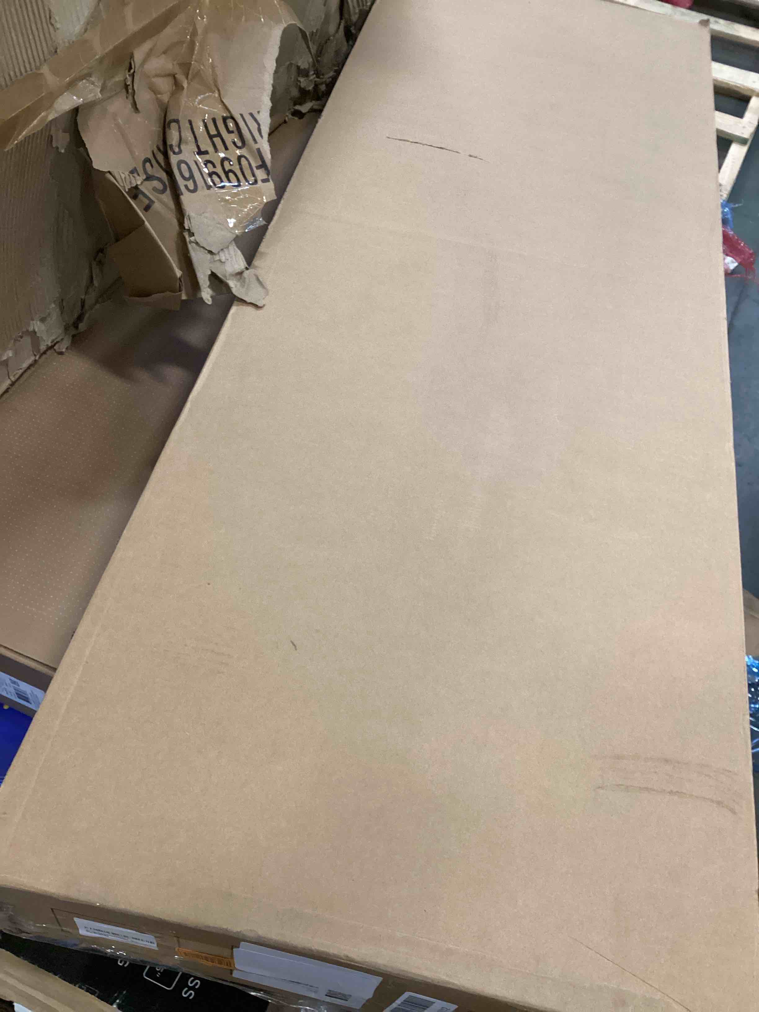 https://s3.amazonaws.com/lotting-images-prod/bidfta/GRA1560104_1736878584270.jpeg