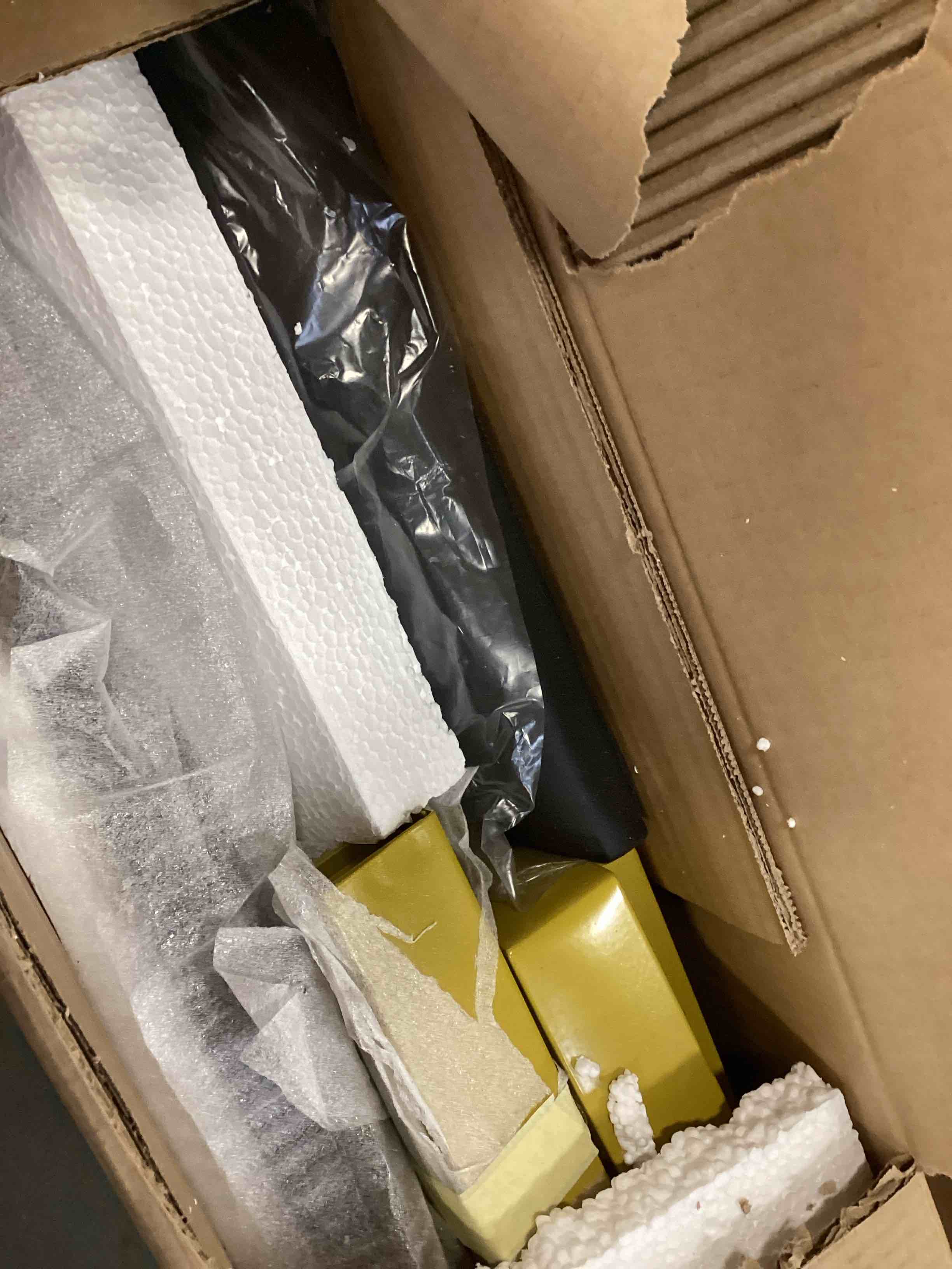 https://s3.amazonaws.com/lotting-images-prod/bidfta/GRA1560133_1736872051094.jpeg